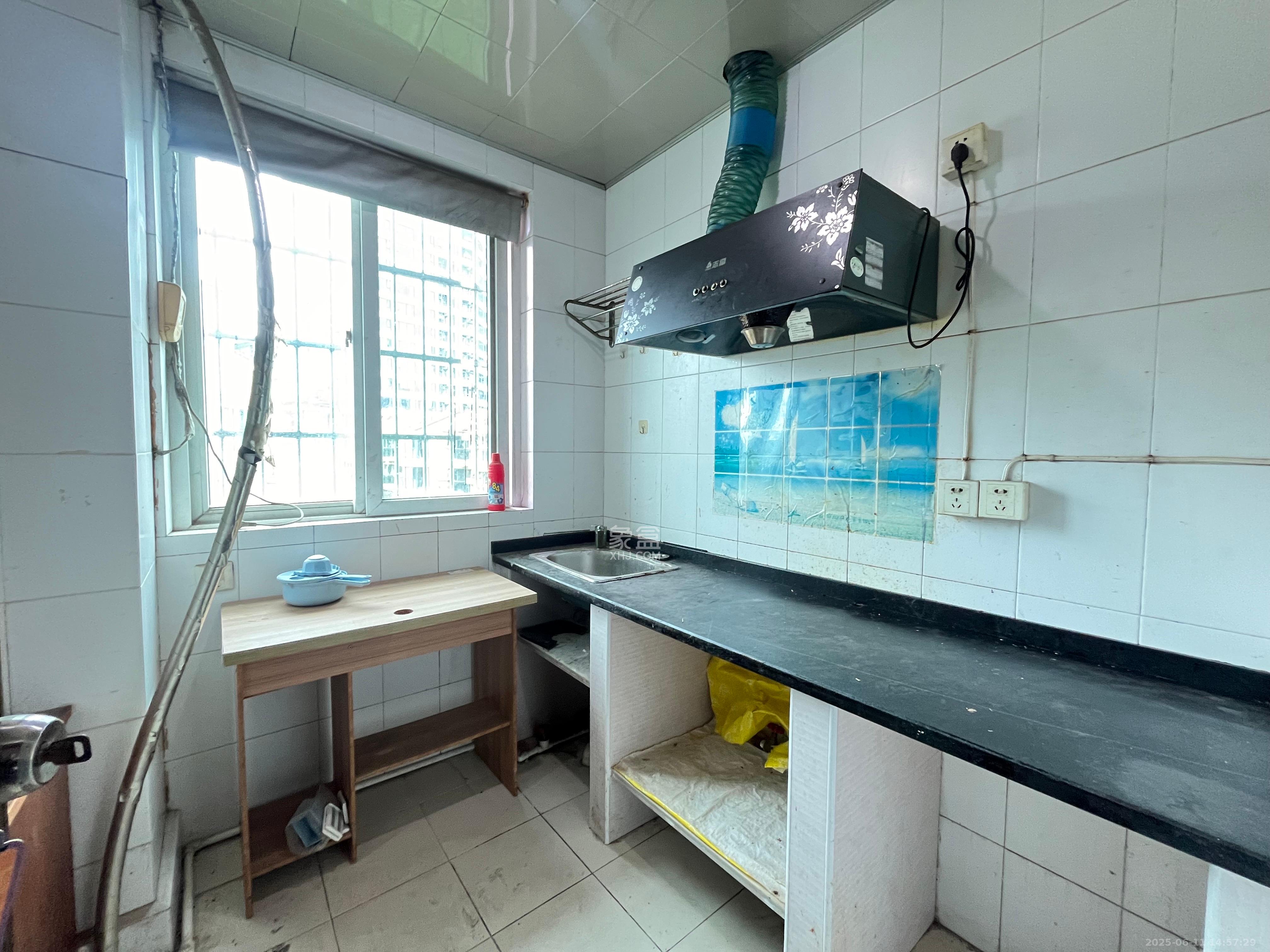 恩瑞麓山名园(龙王港小区) 1室1厅1卫 1000.0元/月 恩瑞麓山名园(龙王港小区) 1室1厅1卫 1000.0元/月室内图