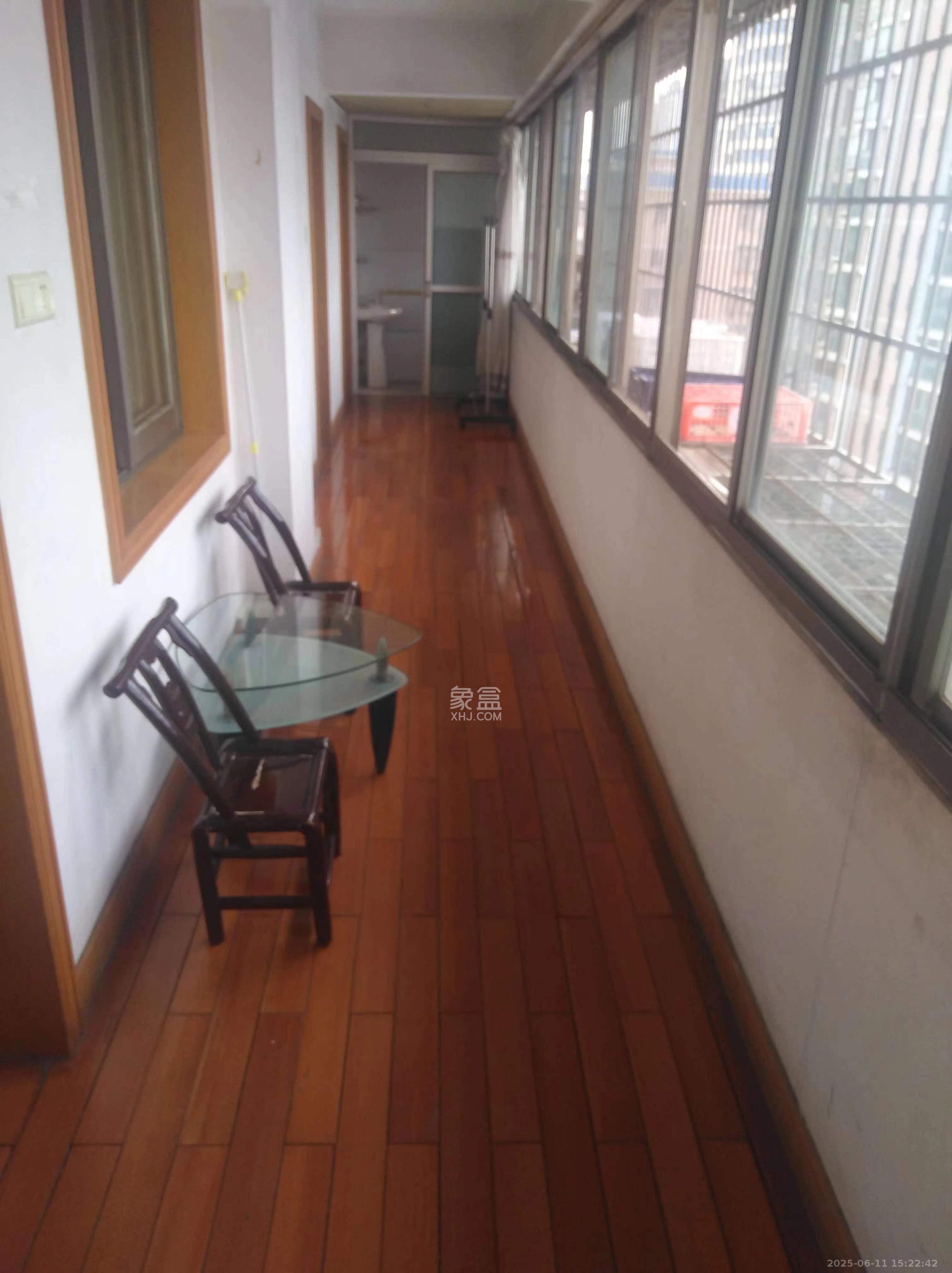 新闻出版局单位房 3室2厅2卫 3600.0元/月 新闻出版局单位房 3室2厅2卫 3600.0元/月室内图