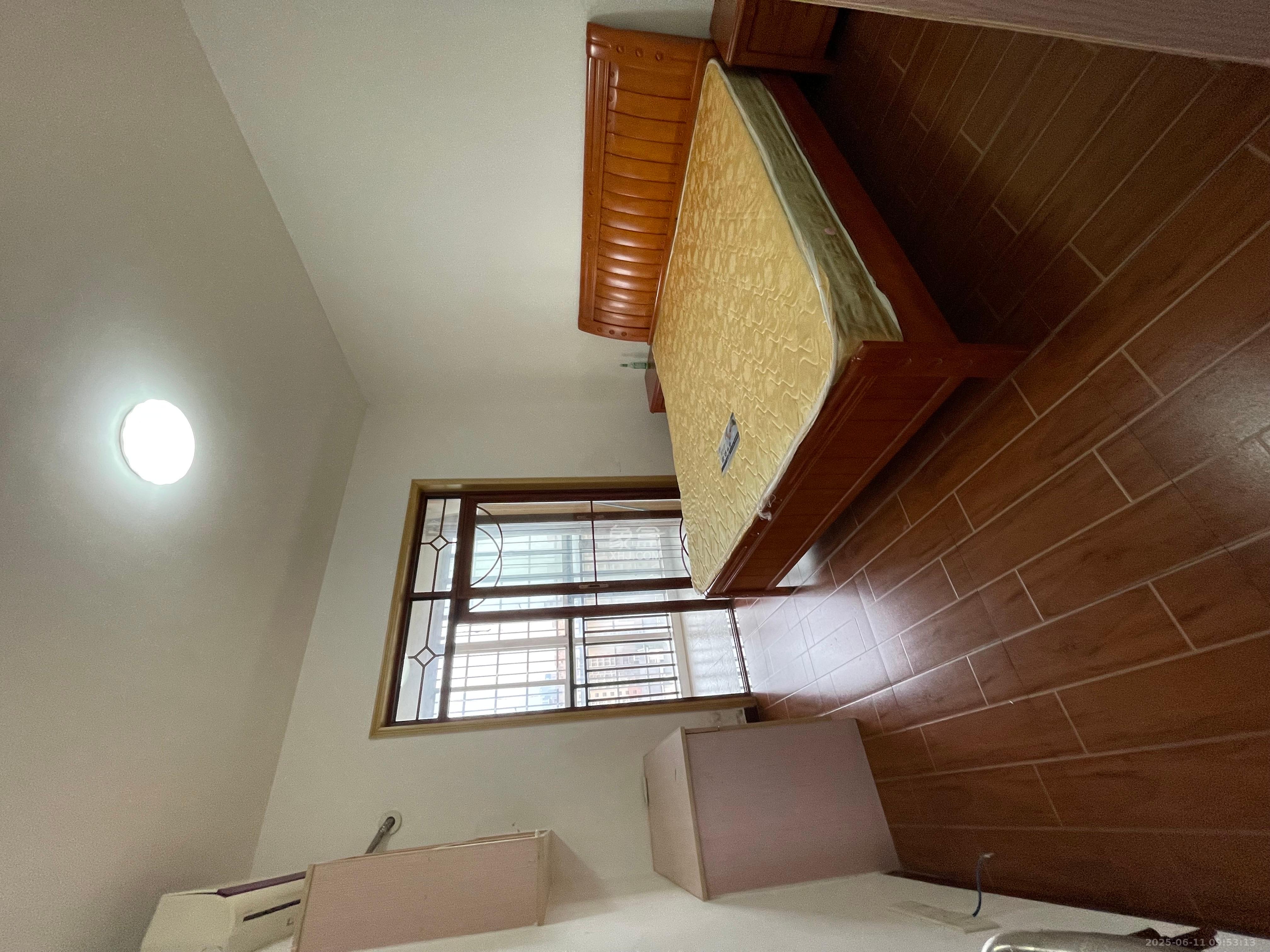 先锋新宇  3室2厅2卫   2400.00元/月室内图
