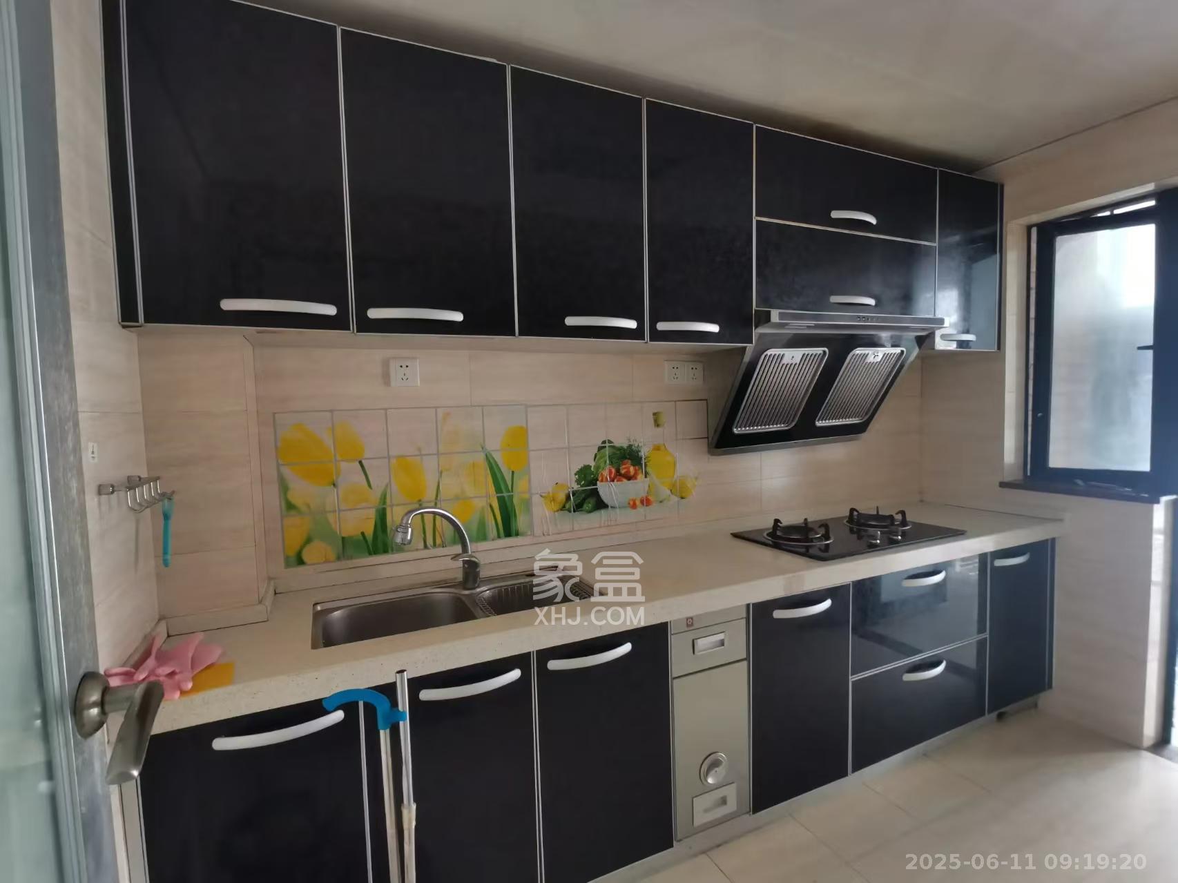 鑫远湘府华城 3室2厅2卫 3300.0元/月 鑫远湘府华城 3室2厅2卫 3300.0元/月室内图