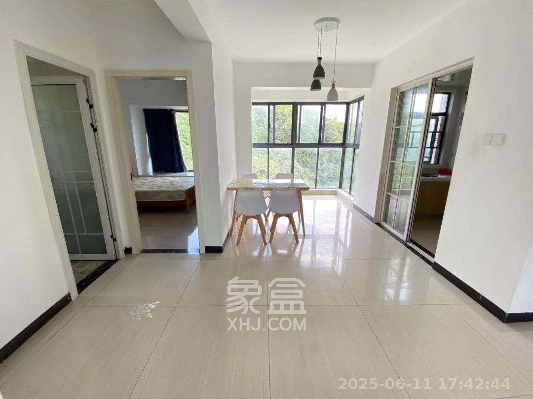 南山十里天池 1室0厅0卫 2300.0元/月 南山十里天池 1室0厅0卫 2300.0元/月室内图