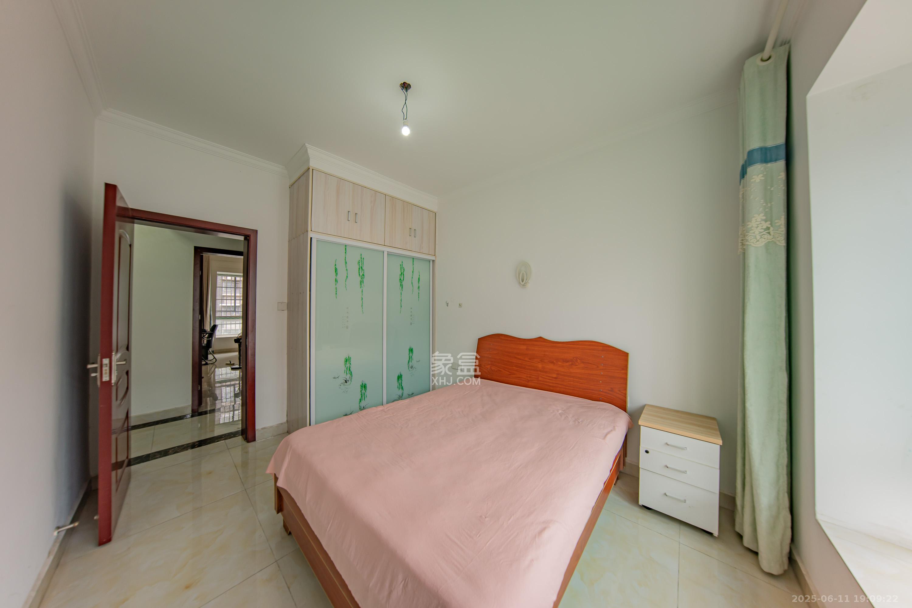 锑都家园 3室2厅2卫 50.0万 锑都家园 3室2厅2卫 50.0万卧室