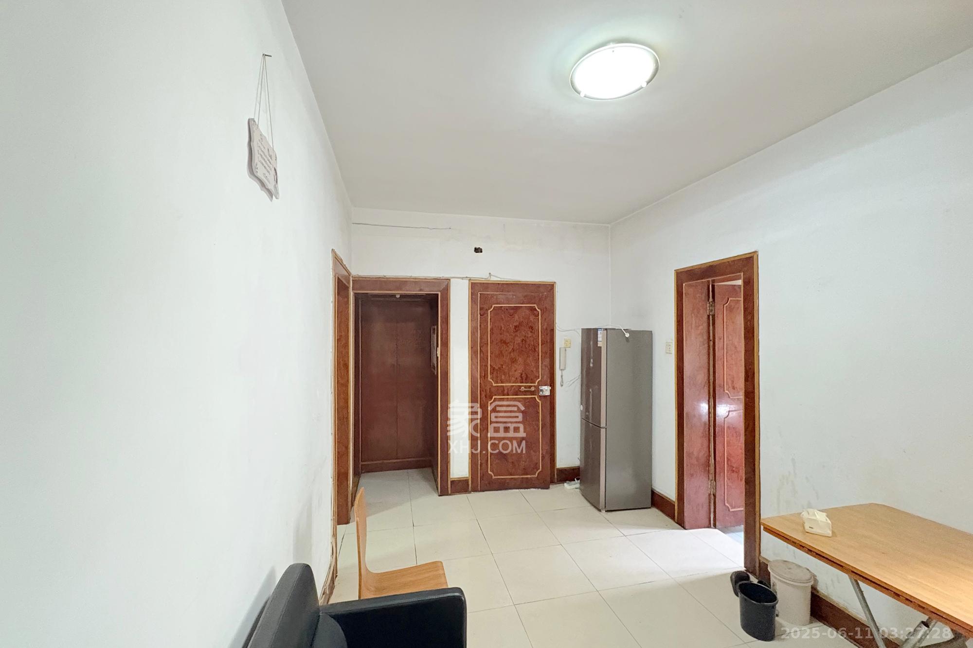 人民新村  2室1厅1卫    35.0万 人民新村  2室1厅1卫    35.0万客厅