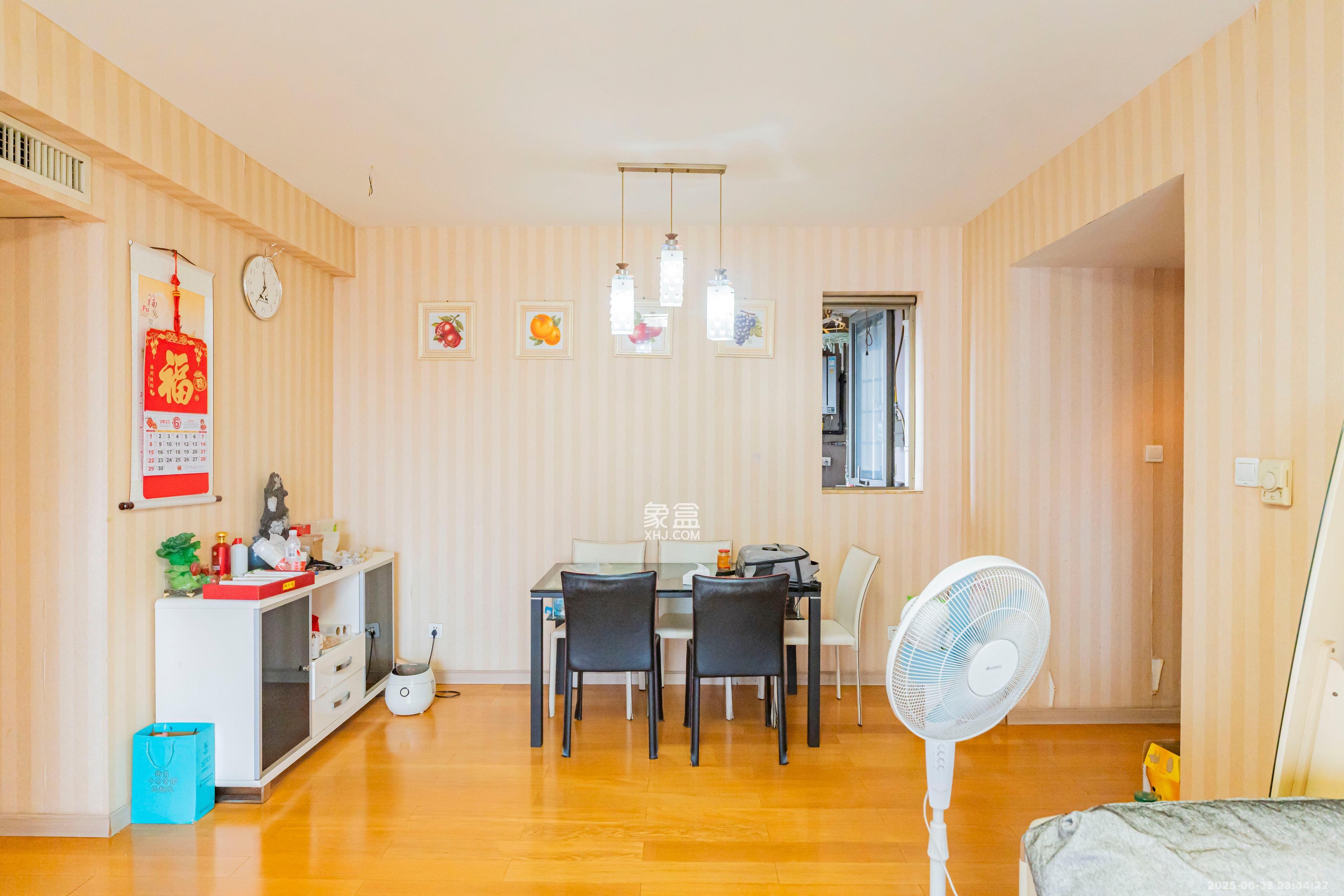 盛世美居荷园 3室2厅2卫 3300.0元/月 盛世美居荷园 3室2厅2卫 3300.0元/月室内图