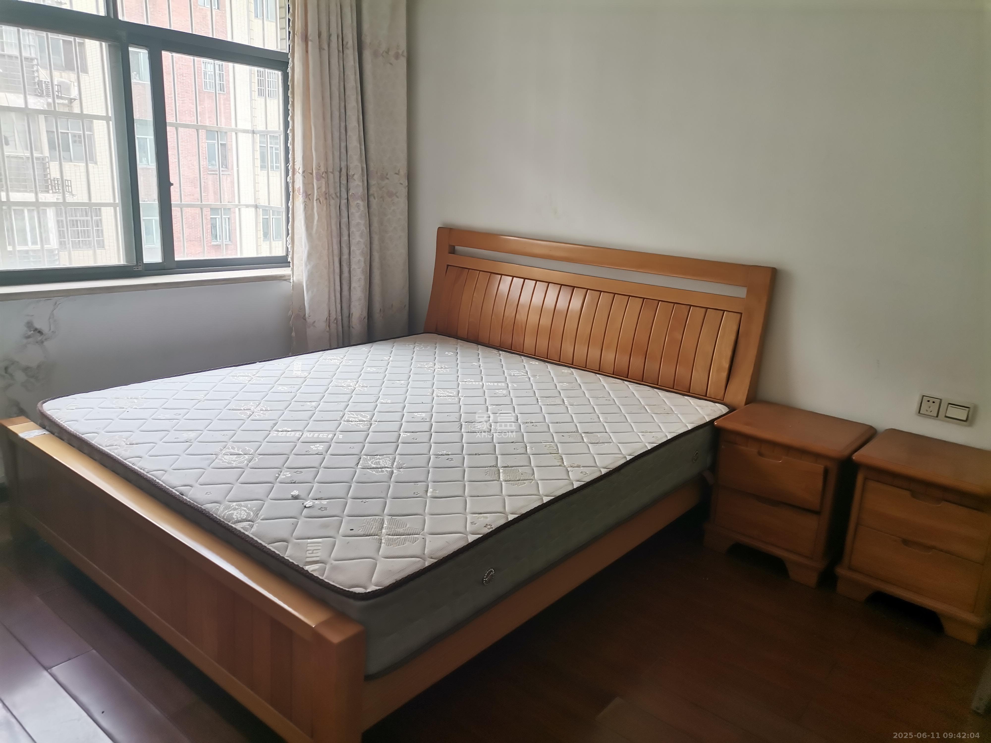 万煦园  3室2厅2卫   2500.00元/月室内图