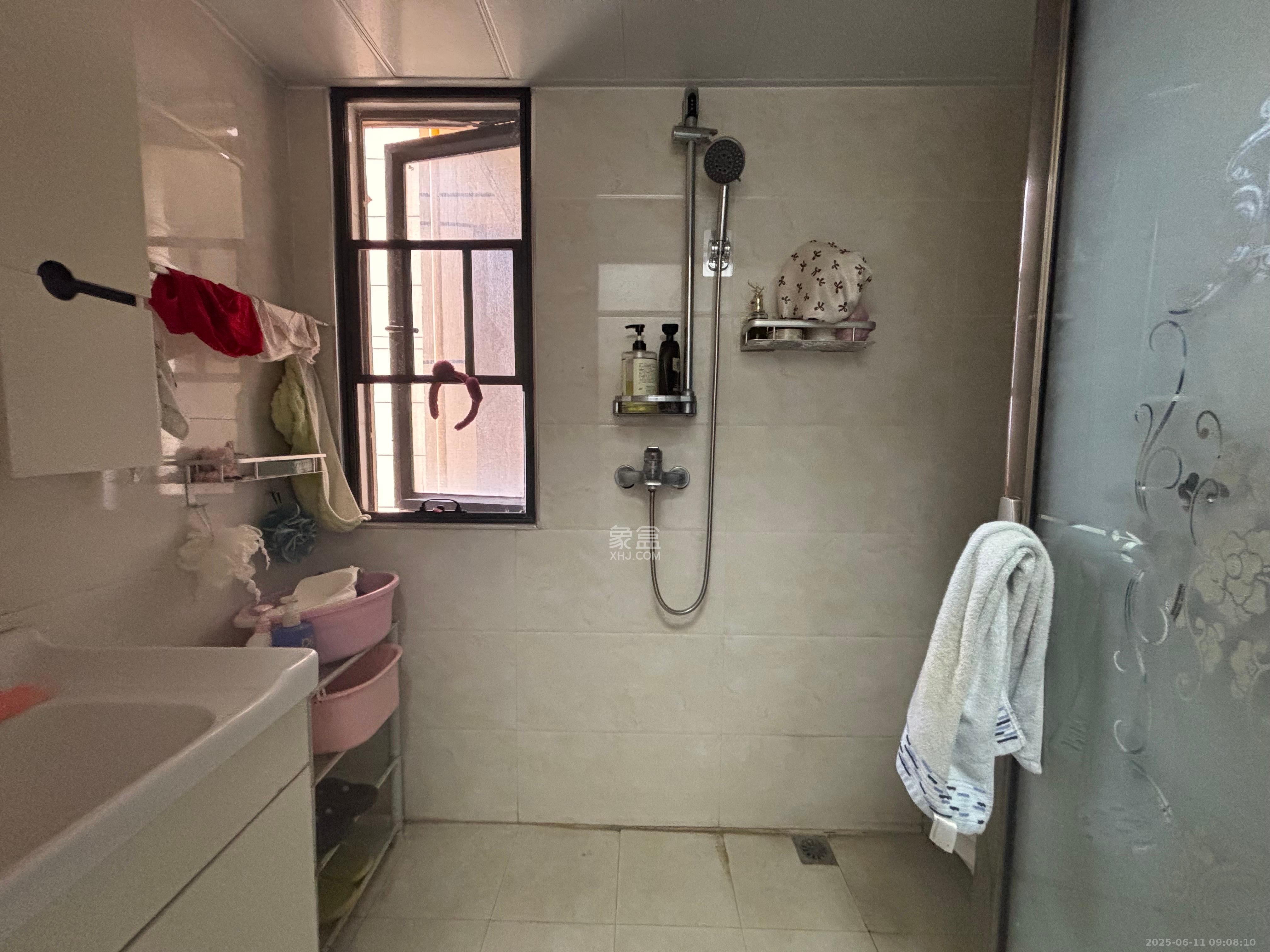 保利城(中航城国际社区、郡原美村) 4室2厅2卫 2800.0元/月 保利城(中航城国际社区、郡原美村) 4室2厅2卫 2800.0元/月室内图