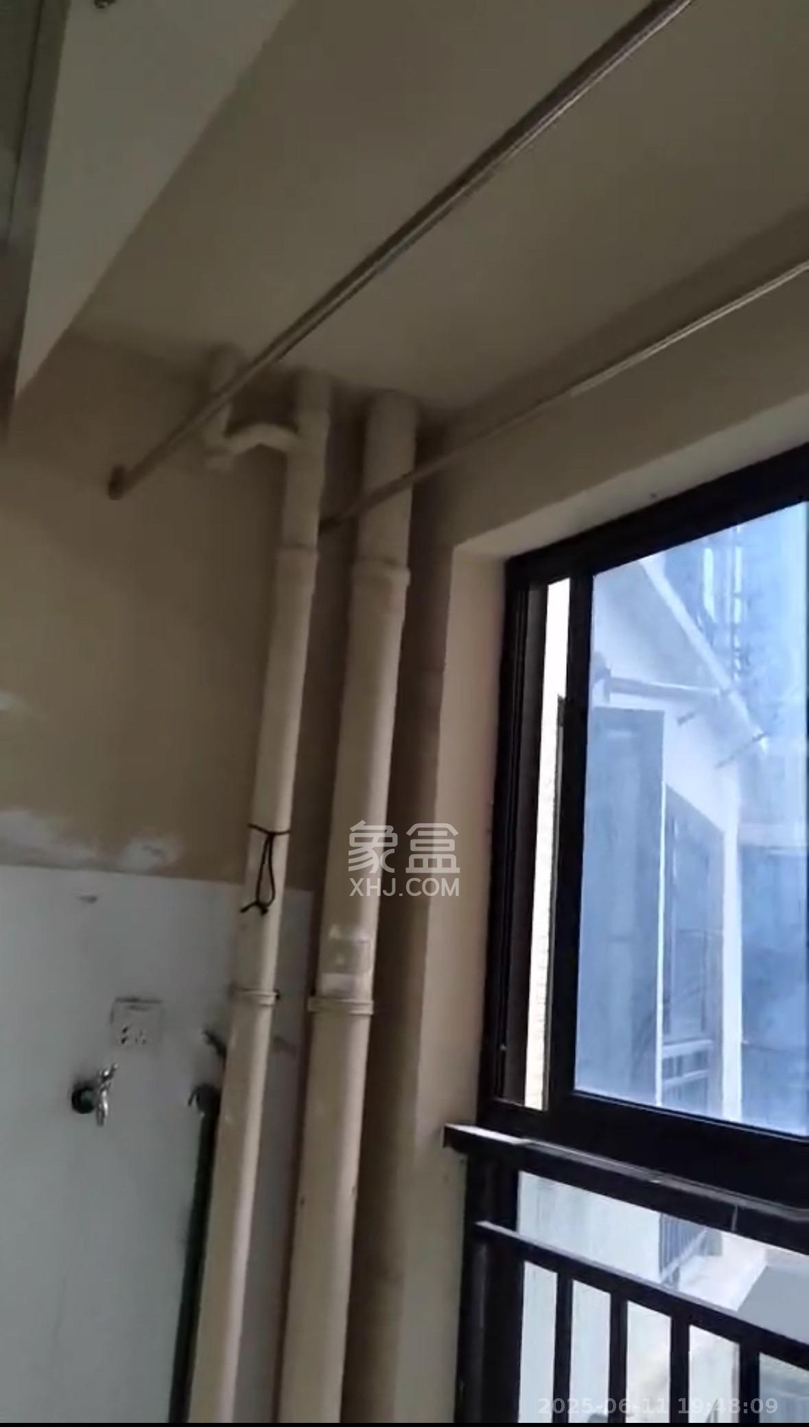 保利麓谷林语F区  3室2厅1卫   2500.00元/月室内图
