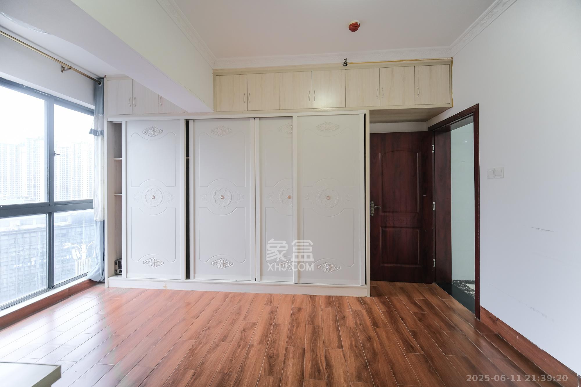 山水湾 3室2厅1卫 67.0万 山水湾 3室2厅1卫 67.0万卧室