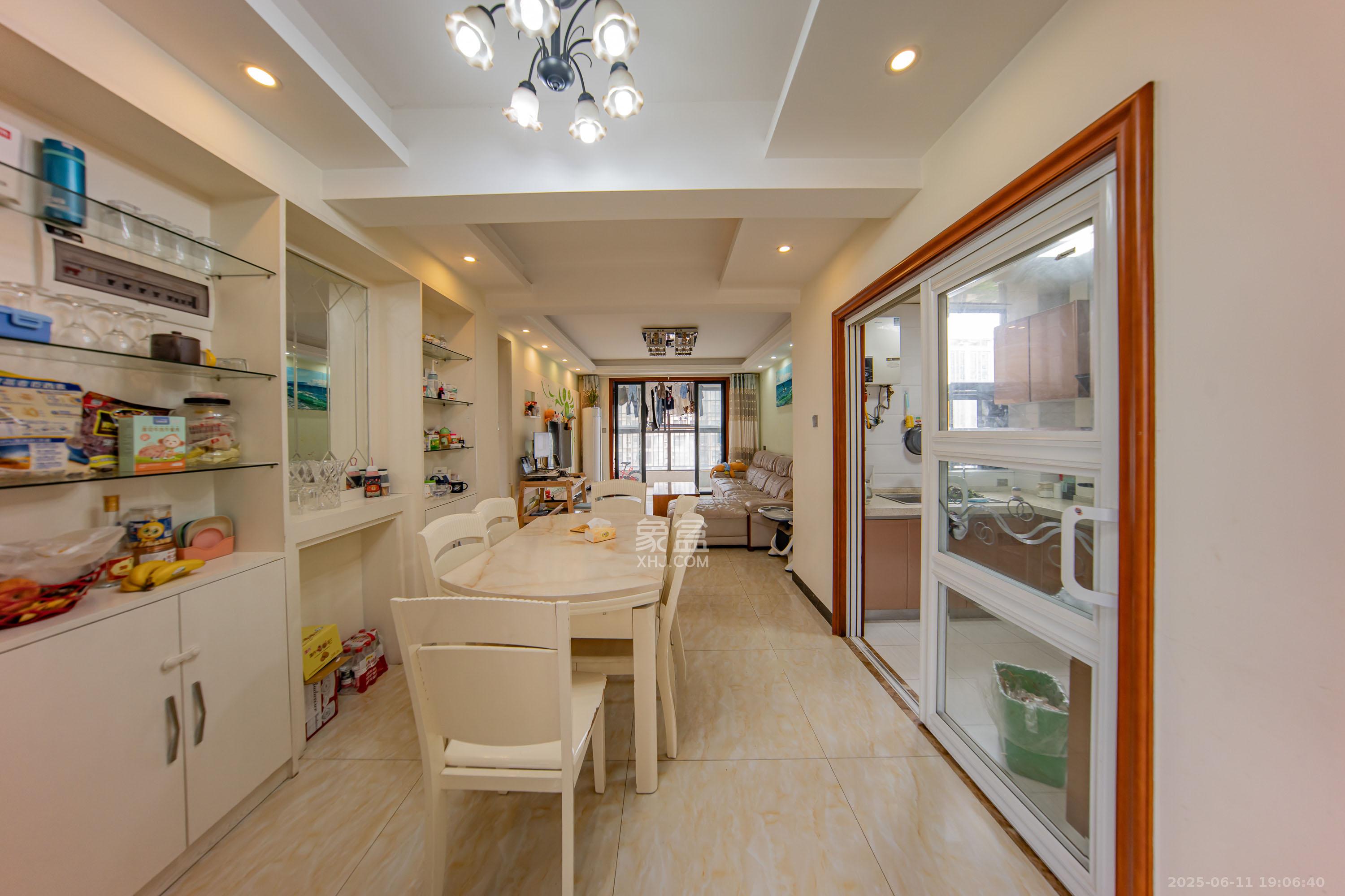 中建麓山和苑  3室2厅2卫    75.0万 中建麓山和苑  3室2厅2卫    75.0万客厅