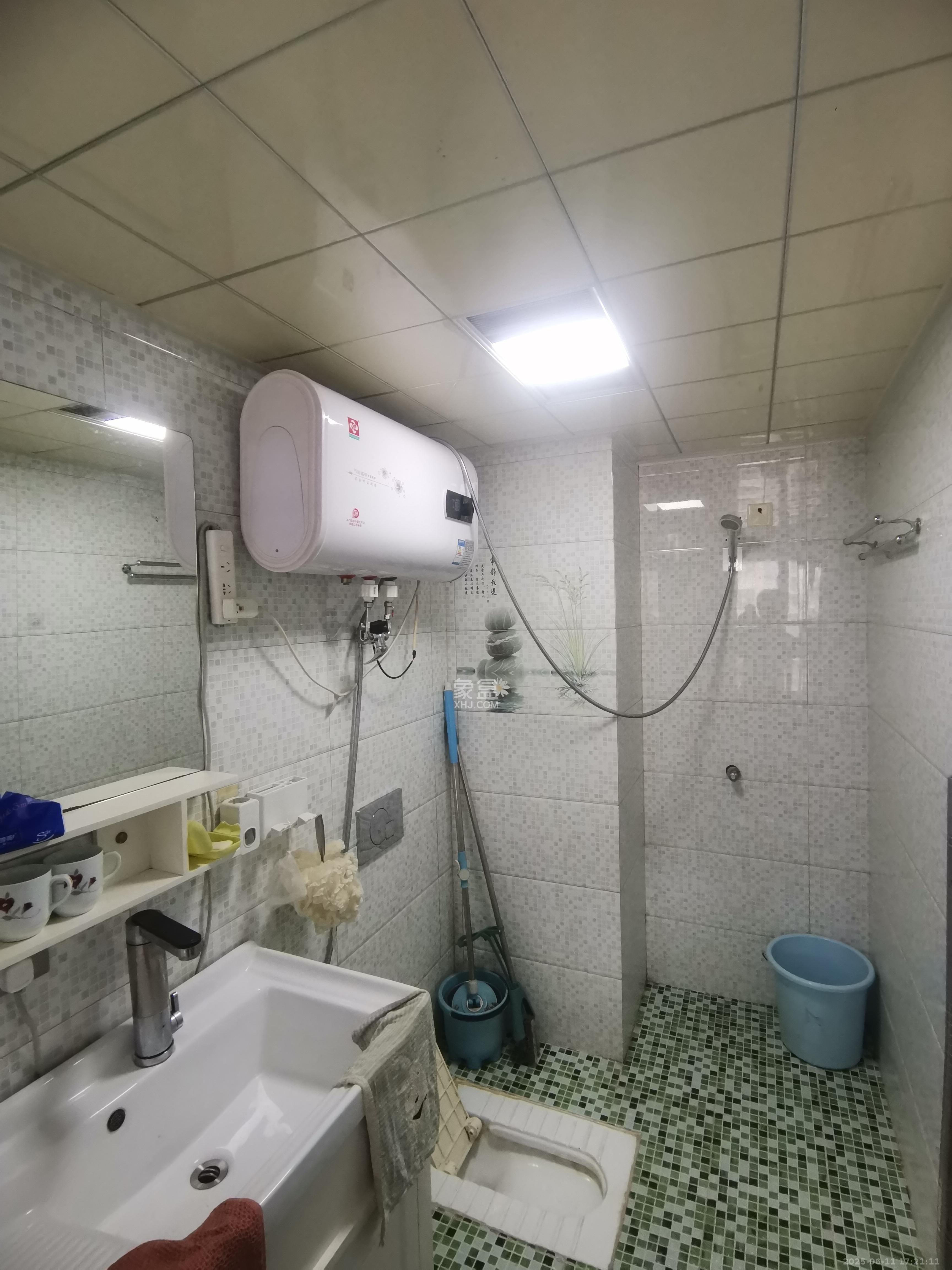 丰园城(鄱阳小区二期) 1室1厅1卫 1300.0元/月 丰园城(鄱阳小区二期) 1室1厅1卫 1300.0元/月室内图