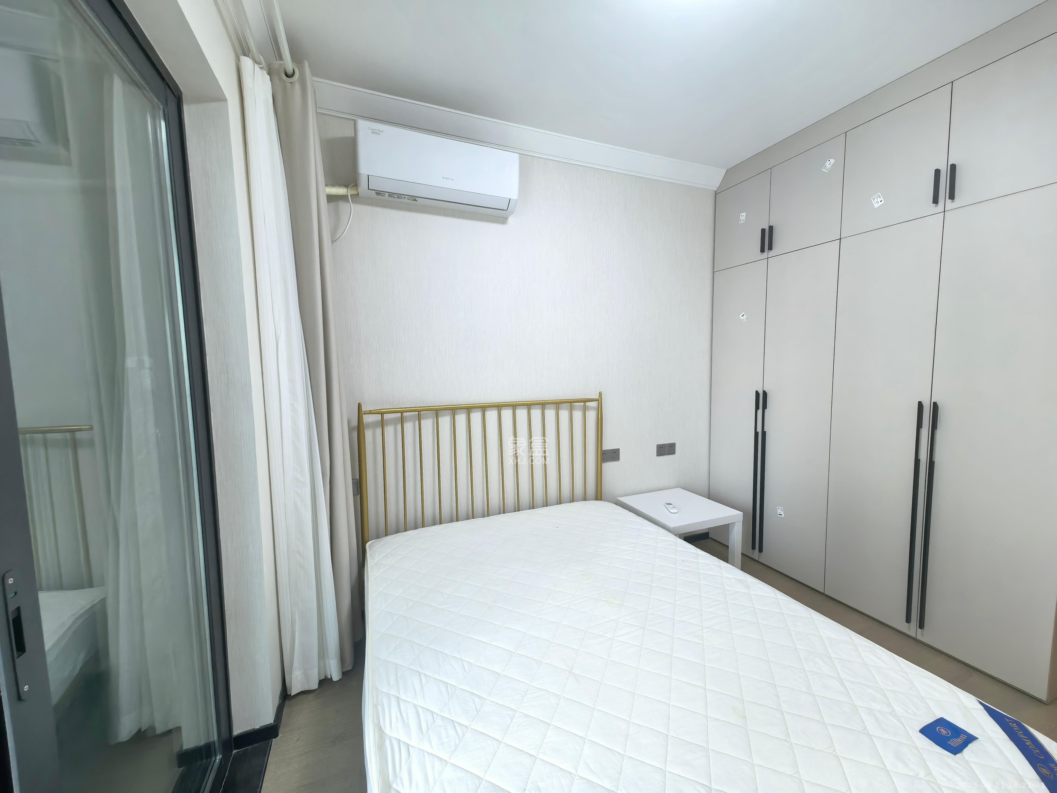 中海阅溪府  4室2厅2卫   4200.00元/月室内图