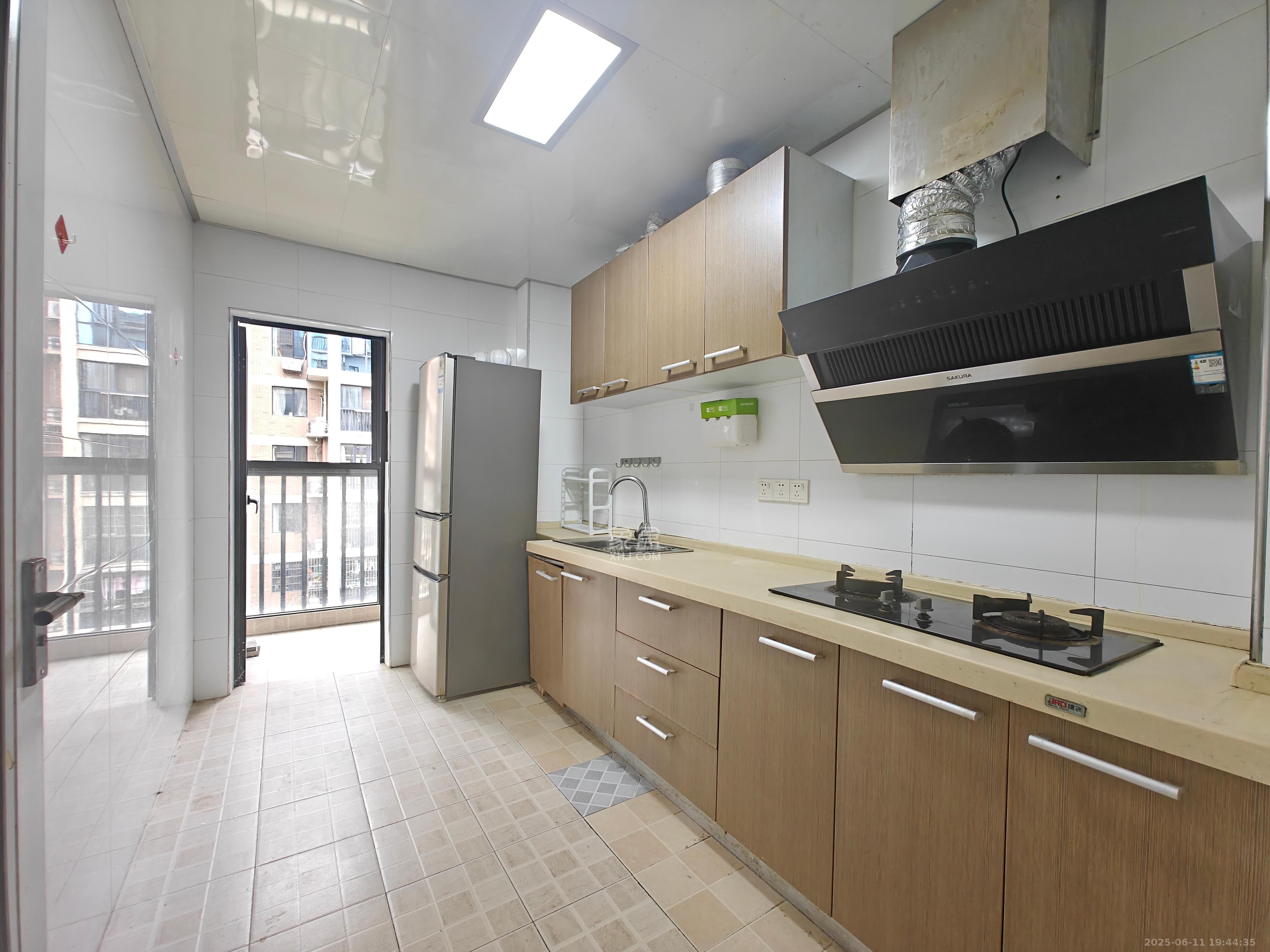 三江花中城 3室2厅2卫 3000.0元/月 三江花中城 3室2厅2卫 3000.0元/月室内图