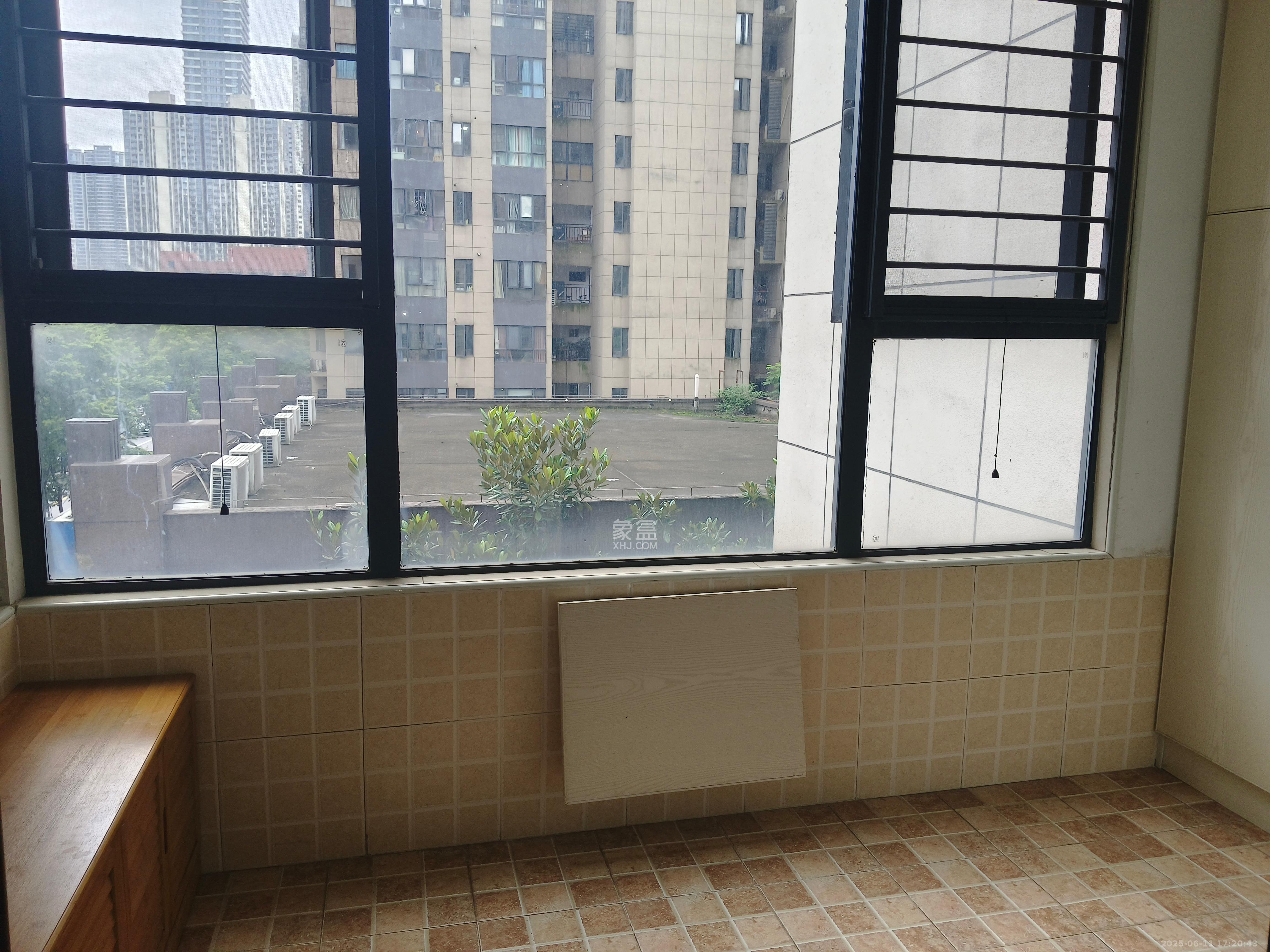 中国铁建梅溪青秀一期  3室2厅1卫   2500.00元/月室内图
