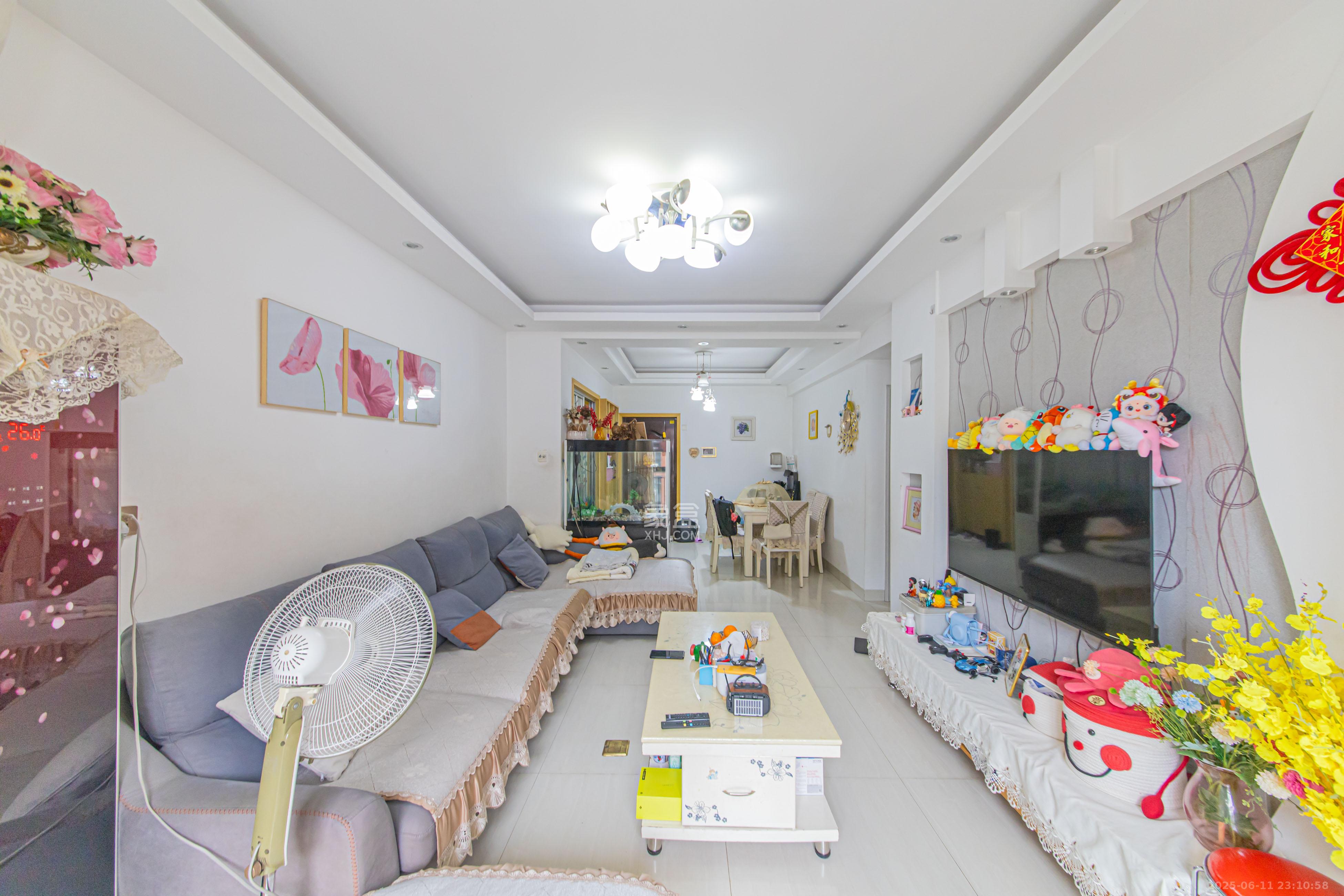 中信文化广场(中信新城二期) 2室2厅1卫 57.0万 中信文化广场(中信新城二期) 2室2厅1卫 57.0万客厅