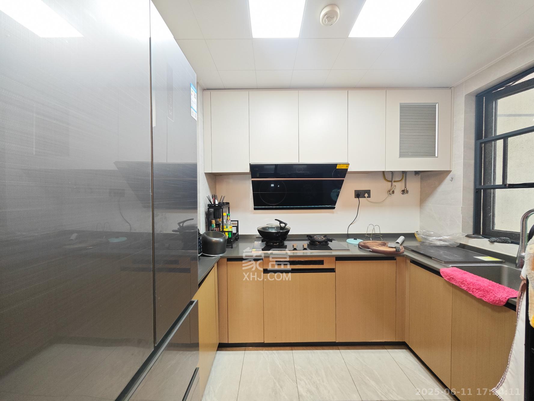 万科魅力之城 3室2厅2卫 115.0万 万科魅力之城 3室2厅2卫 115.0万其他