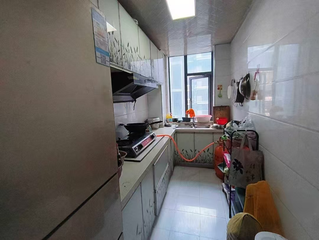 东方明珠 2室2厅1卫 36.8万 东方明珠 2室2厅1卫 36.8万客厅