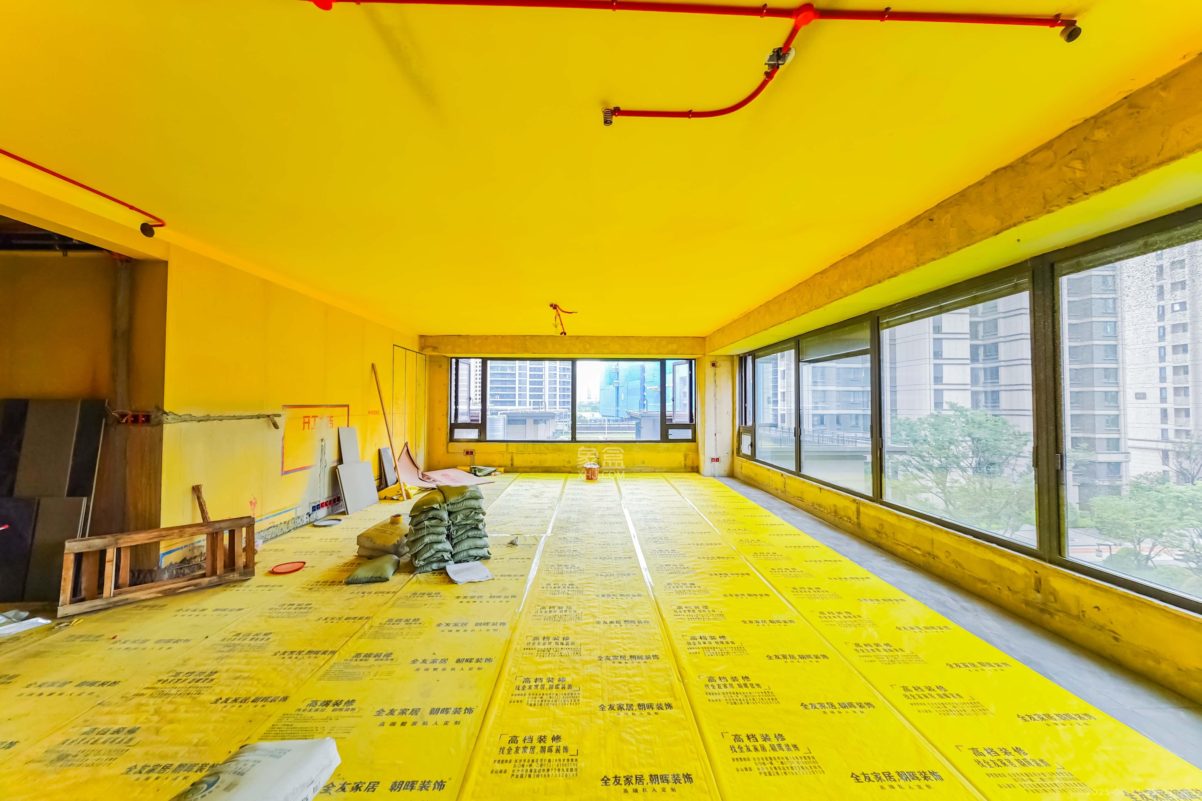 建发玖洲观澜  5室2厅2卫    280.0万客厅