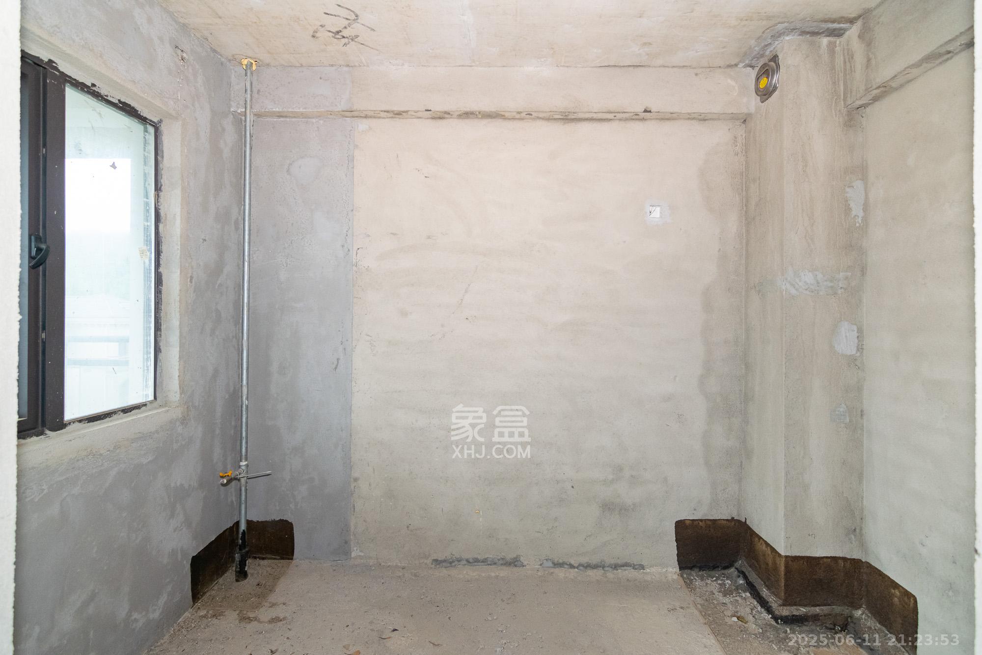 润和谷山郡(悦禧山庄水榭花都)  5室2厅3卫    139.0万 润和谷山郡(悦禧山庄水榭花都)  5室2厅3卫    139.0万厨房