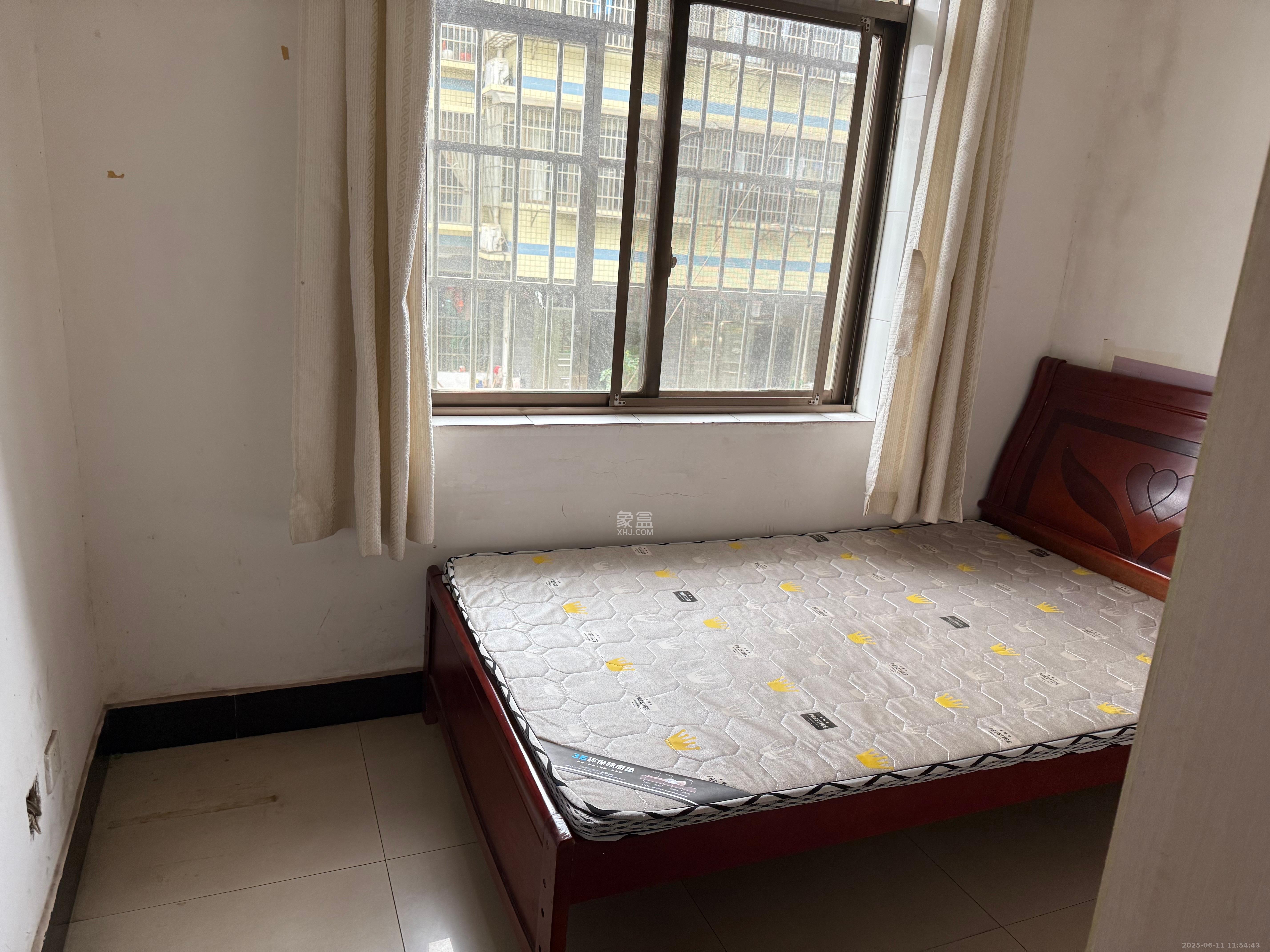 兴联小区 3室2厅2卫 1700.0元/月 兴联小区 3室2厅2卫 1700.0元/月室内图