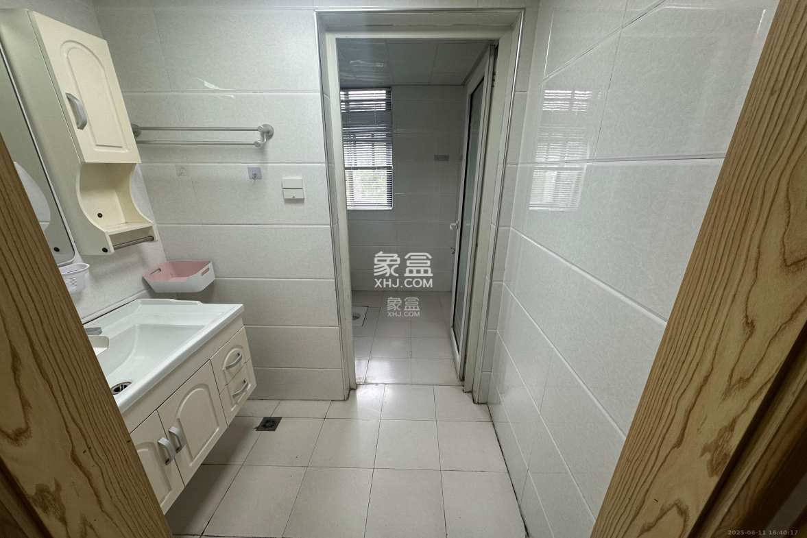 鹏基诺亚山林 3室2厅2卫 2200.0元/月 鹏基诺亚山林 3室2厅2卫 2200.0元/月室内图