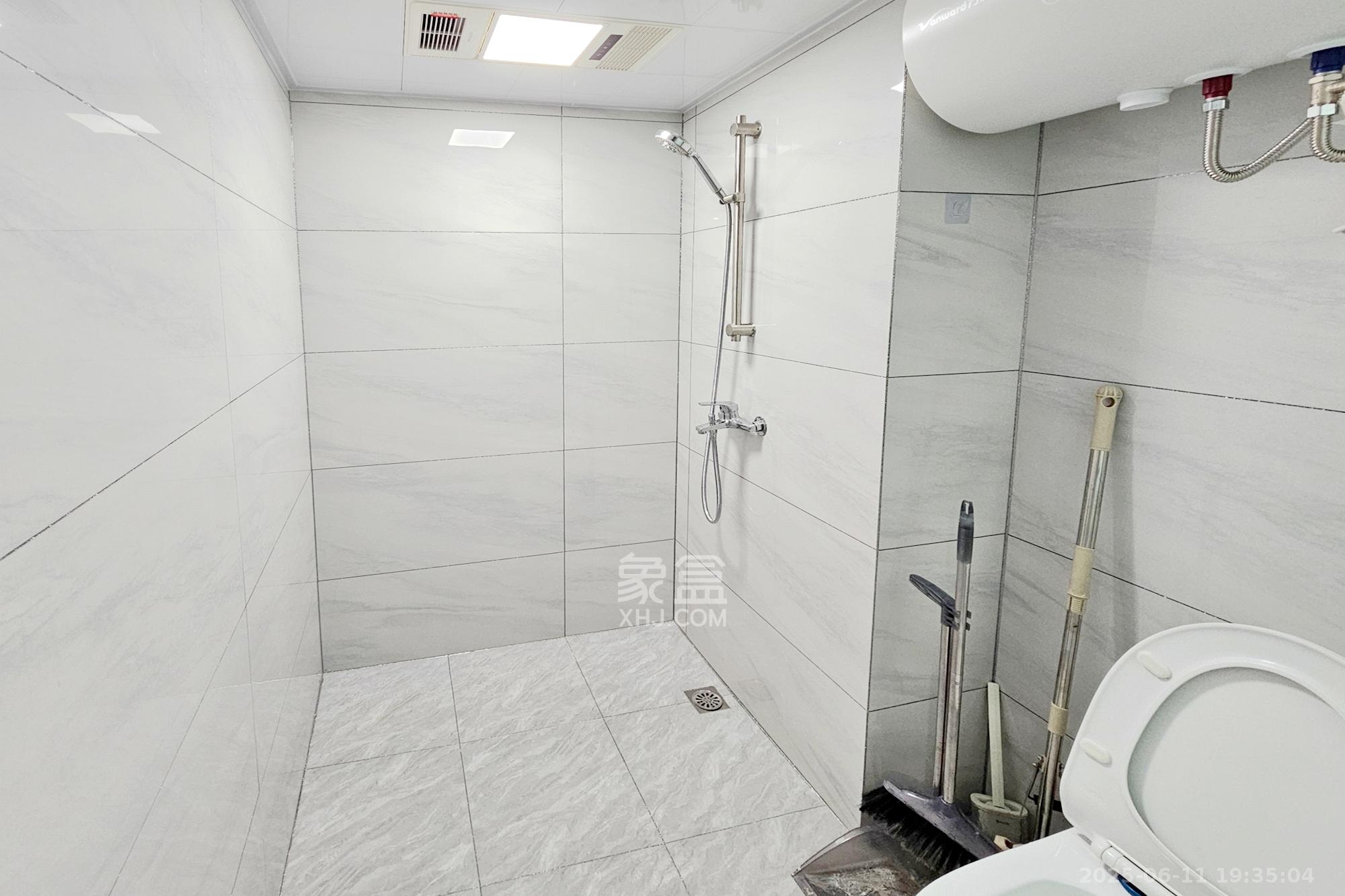 明昇壹城(明昇时代广场)三期 2室1厅1卫 58.0万 明昇壹城(明昇时代广场)三期 2室1厅1卫 58.0万卫生间