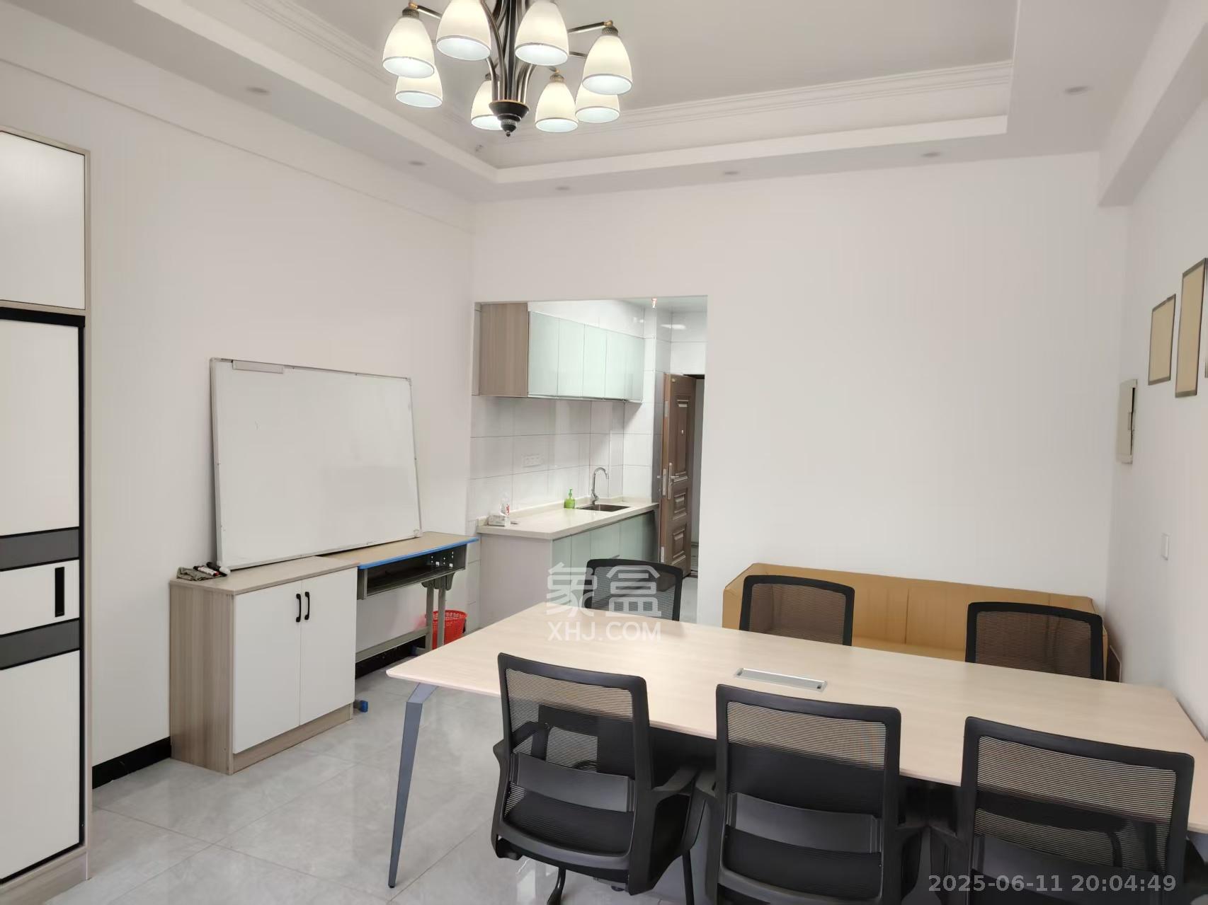 奥克斯滨仕花园(奥克斯洋湖广场/奥克斯中心) 1室1厅1卫 2000.0元/月 奥克斯滨仕花园(奥克斯洋湖广场/奥克斯中心) 1室1厅1卫 2000.0元/月室内图