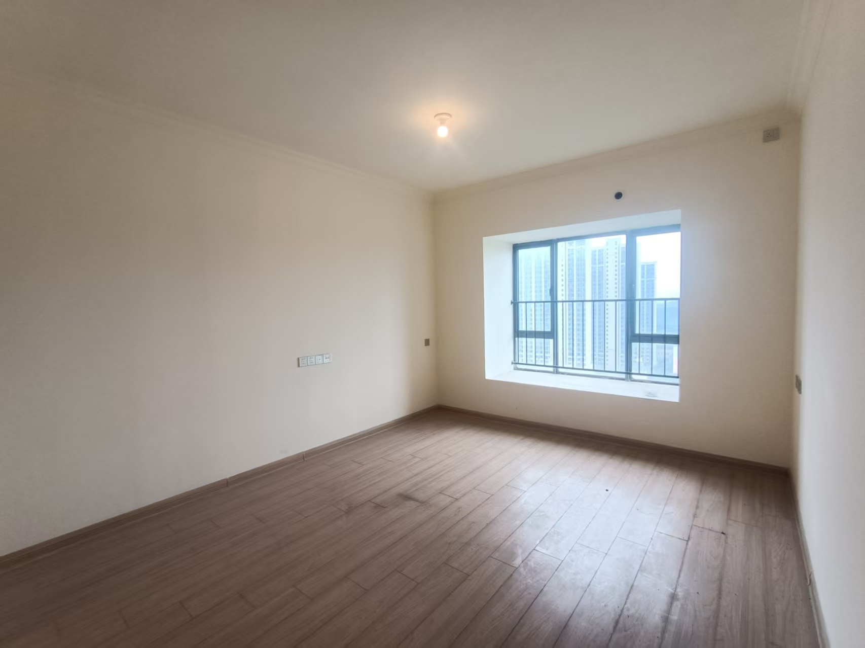 碧桂园梓山府 3室2厅2卫 1700.0元/月 碧桂园梓山府 3室2厅2卫 1700.0元/月室内图