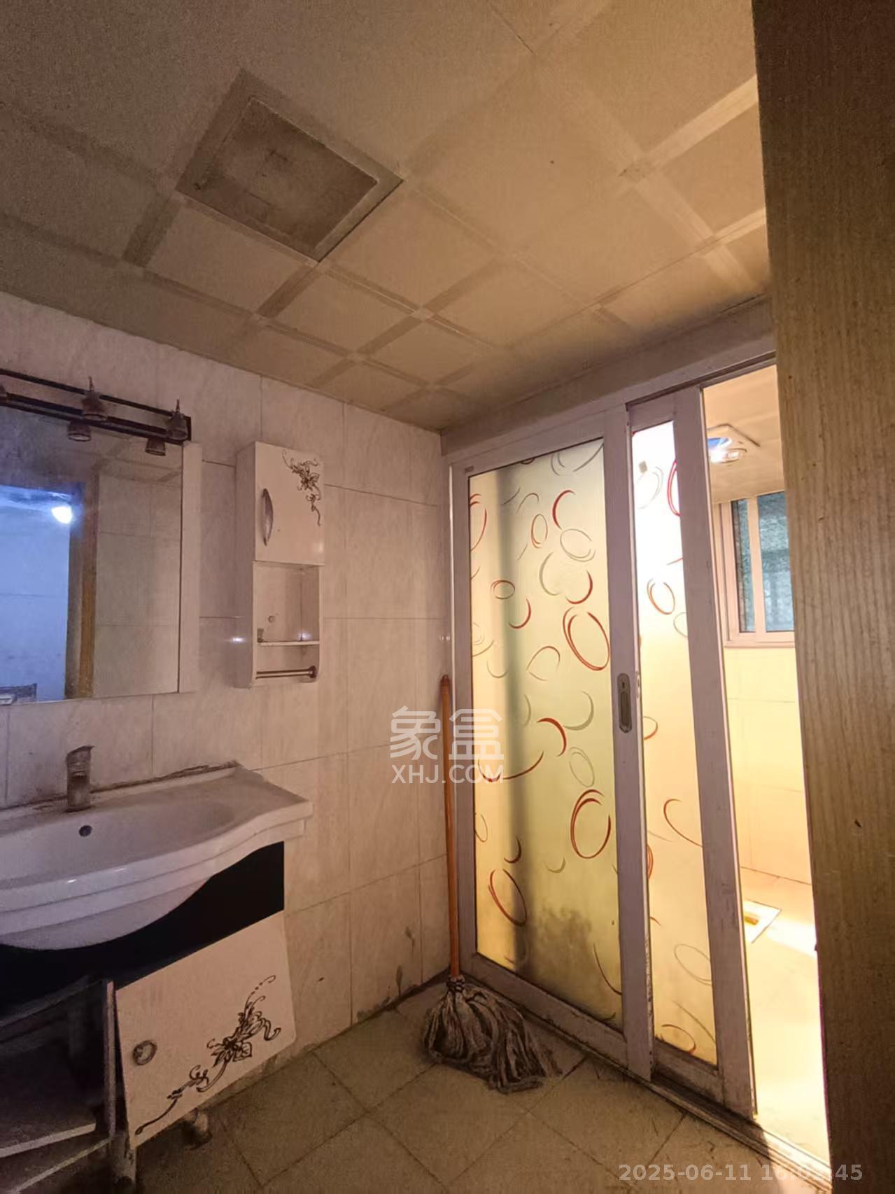 长丰星城  3室2厅2卫   1600.00元/月室内图