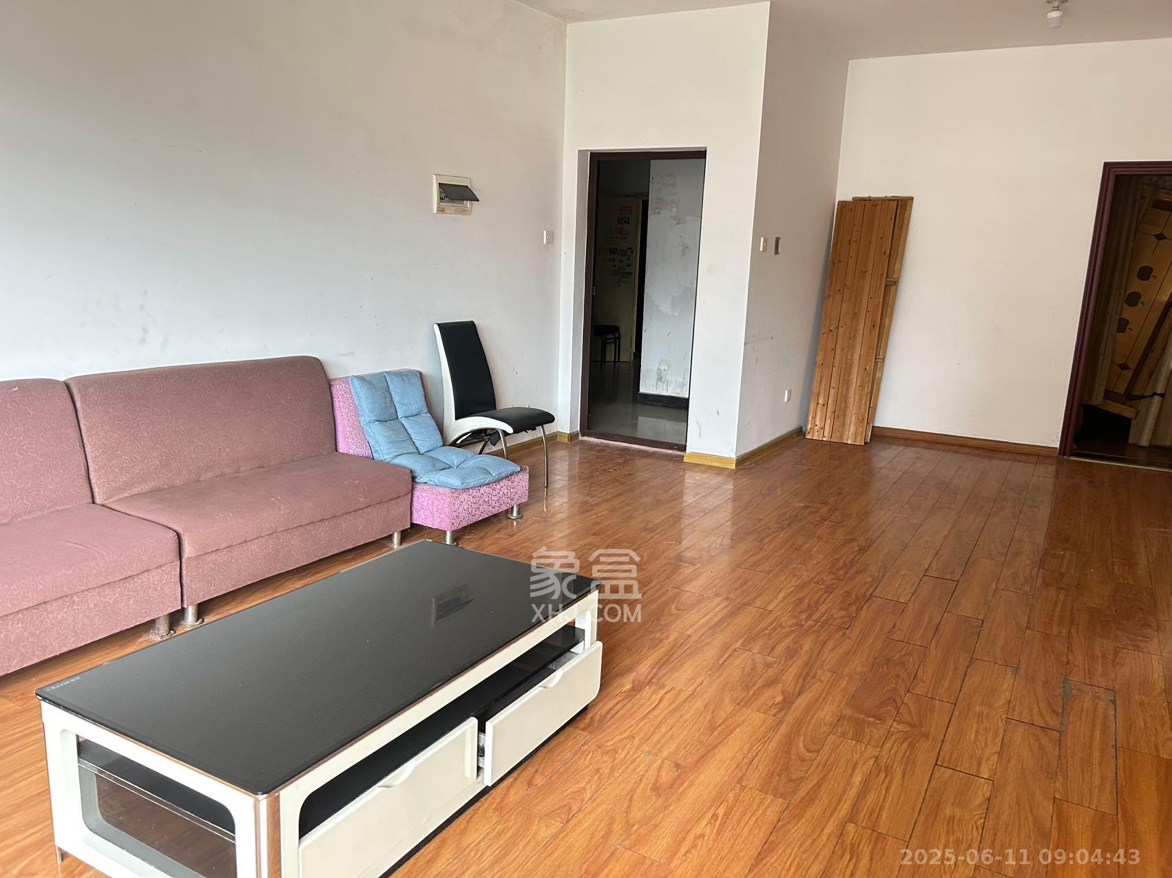 麓谷公馆(涉外国际公馆) 3室2厅1卫 2000.0元/月 麓谷公馆(涉外国际公馆) 3室2厅1卫 2000.0元/月室内图