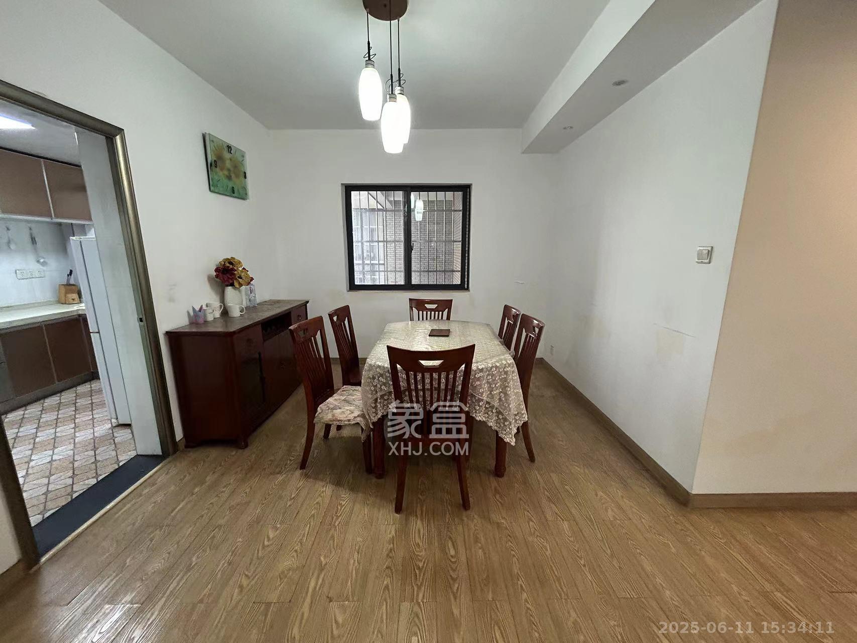 曙光领峰(曙光家园)  3室2厅1卫    3300.0元/月 曙光领峰(曙光家园)  3室2厅1卫    3300.0元/月室内图