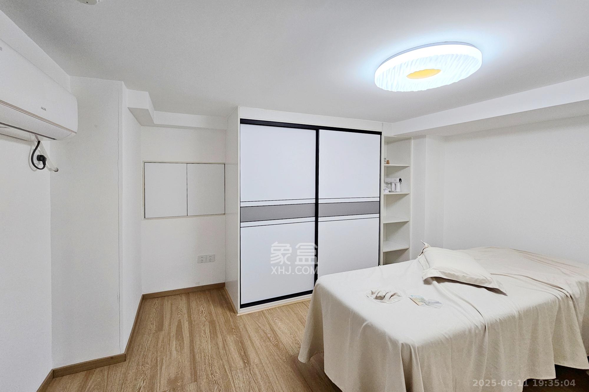 明昇壹城(明昇时代广场)三期 2室1厅1卫 58.0万 明昇壹城(明昇时代广场)三期 2室1厅1卫 58.0万卧室