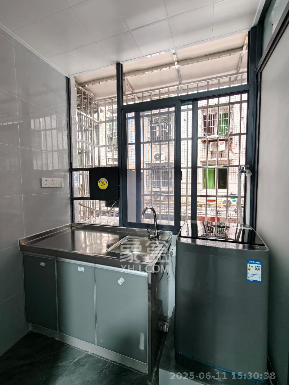 新合四村 1室1厅1卫 1250.0元/月 新合四村 1室1厅1卫 1250.0元/月室内图