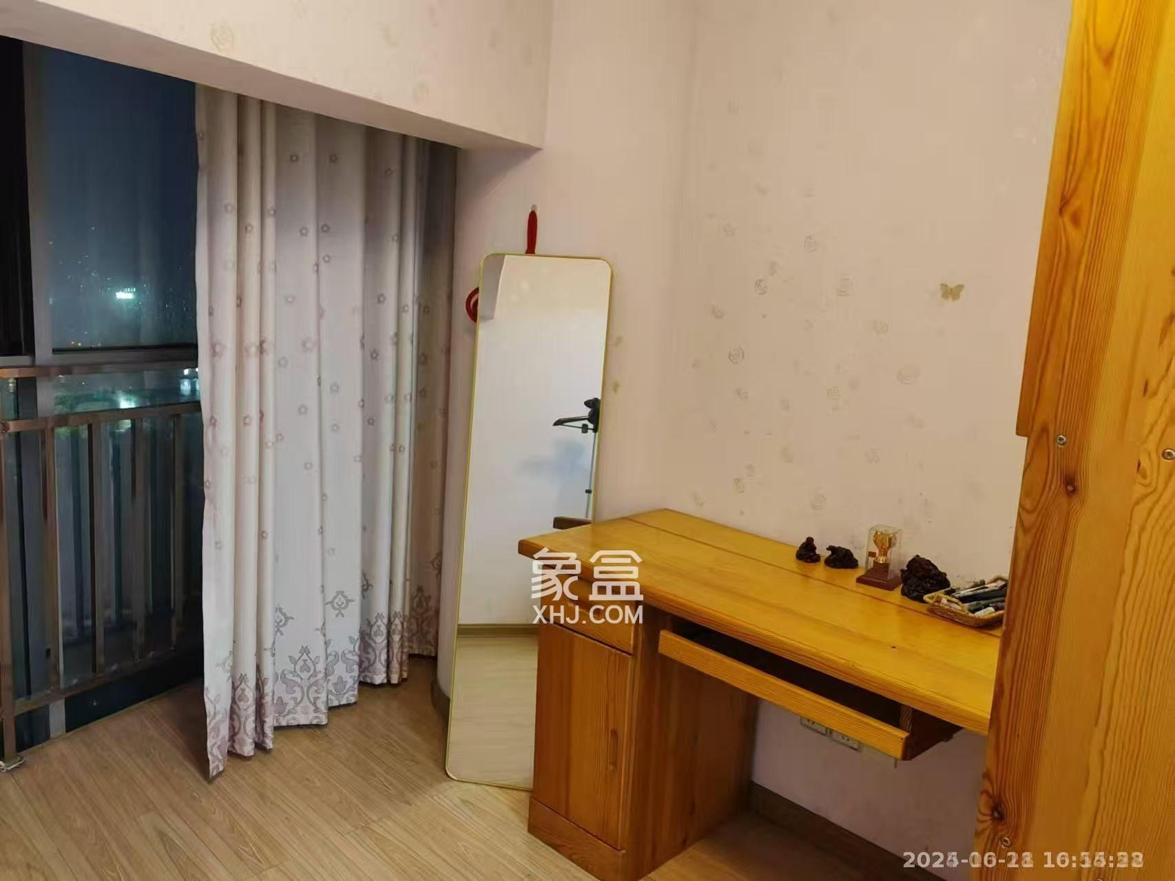 中瀚财富广场  3室2厅1卫   1280.00元/月室内图1