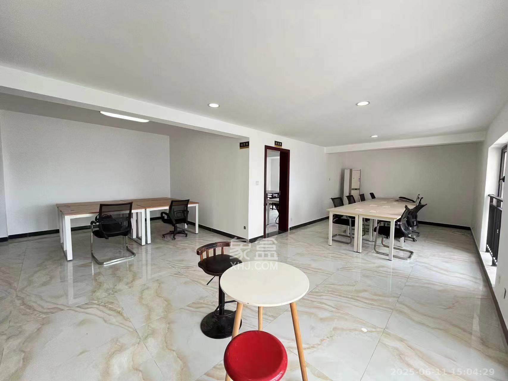 星大峰汇商务楼 1室1厅1卫 3600.0元/月 星大峰汇商务楼 1室1厅1卫 3600.0元/月室内图