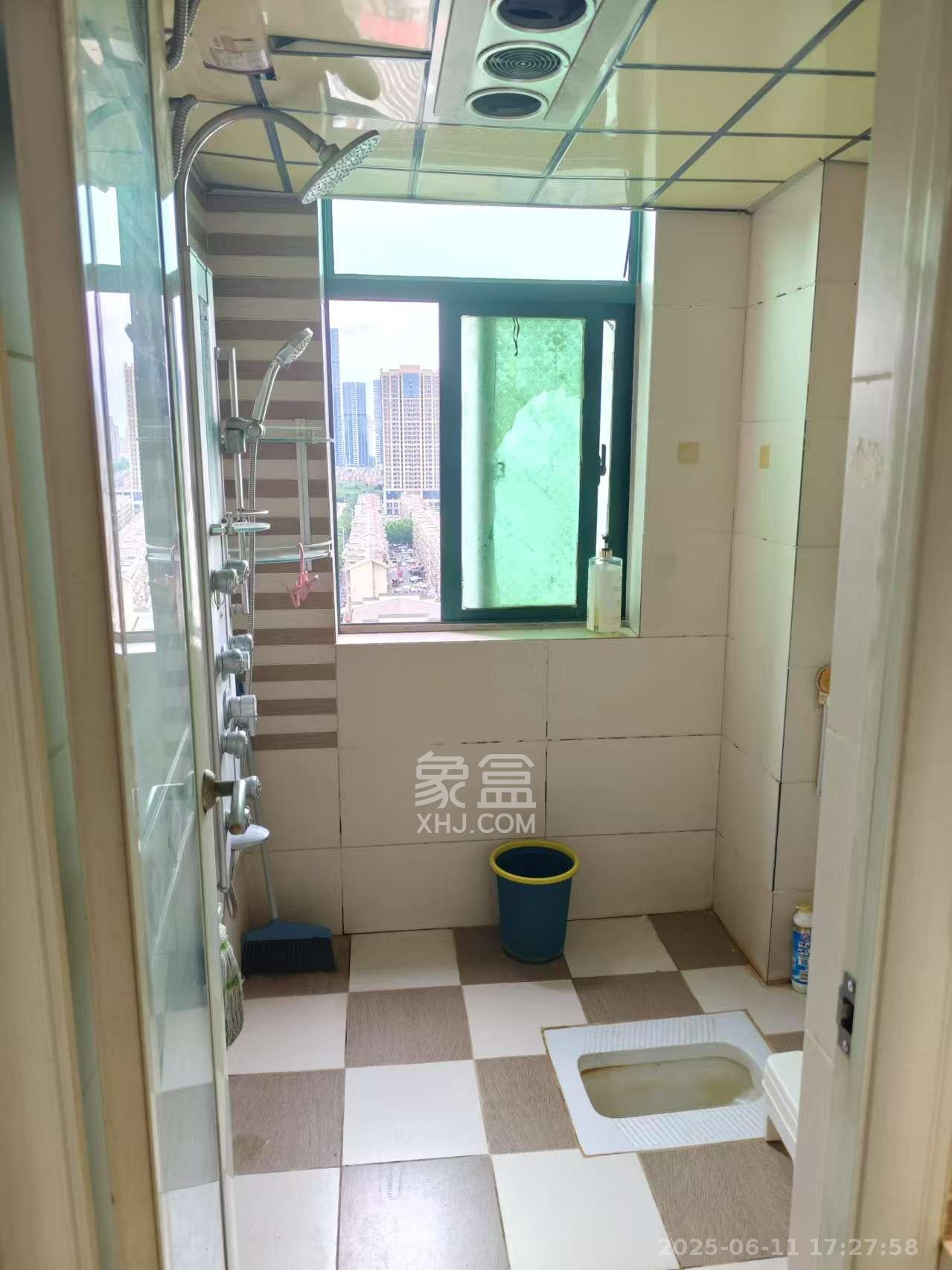 高桥财富大厦  2室2厅1卫   2200.00元/月室内图