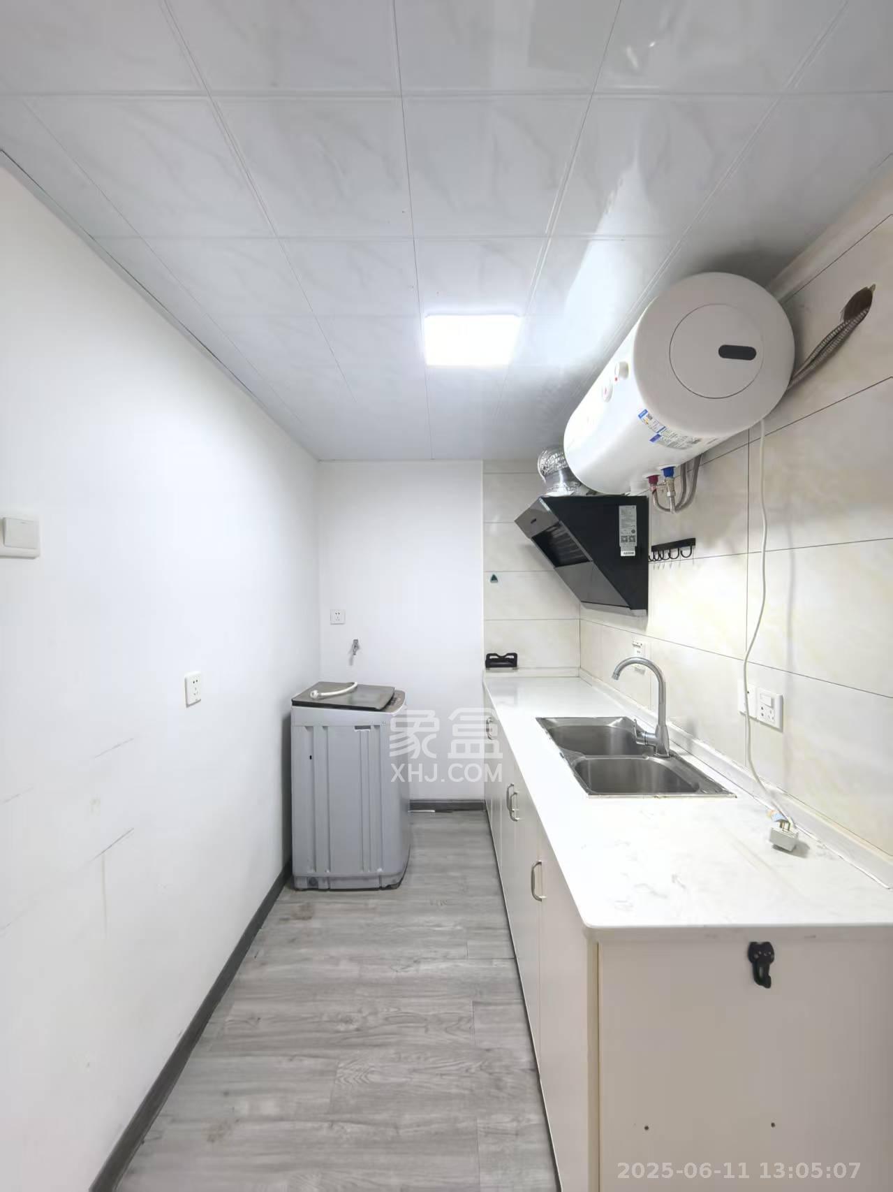 麓江春  1室1厅1卫   1500.00元/月室内图