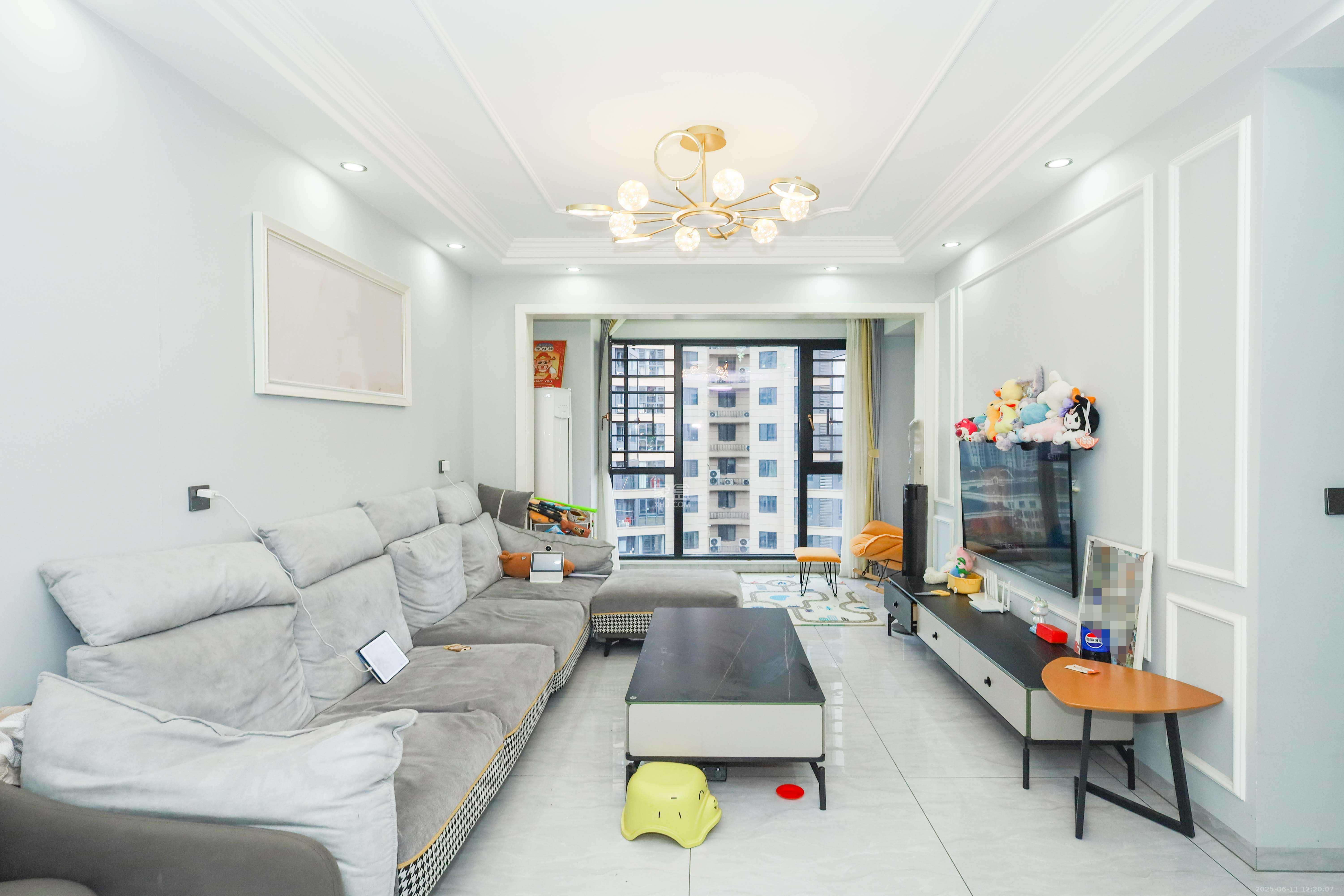 山水梅溪雅郡 3室2厅1卫 95.0万 山水梅溪雅郡 3室2厅1卫 95.0万客厅