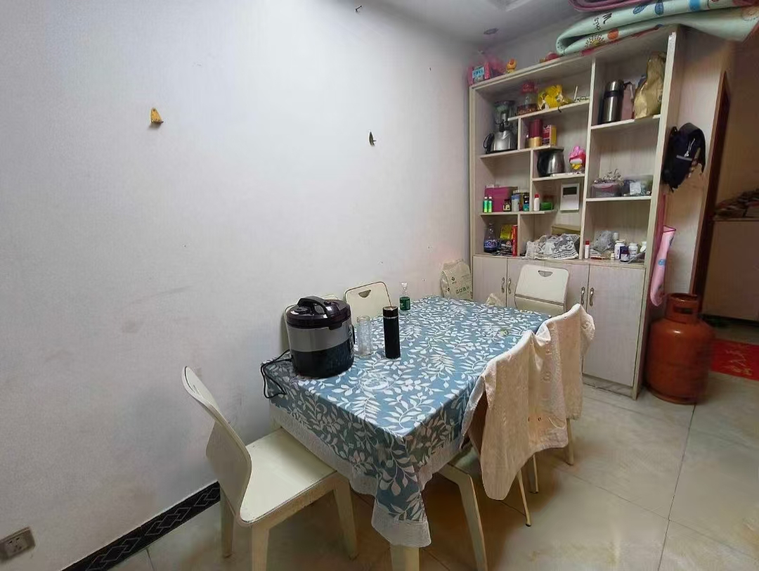 东方明珠 2室2厅1卫 36.8万 东方明珠 2室2厅1卫 36.8万客厅