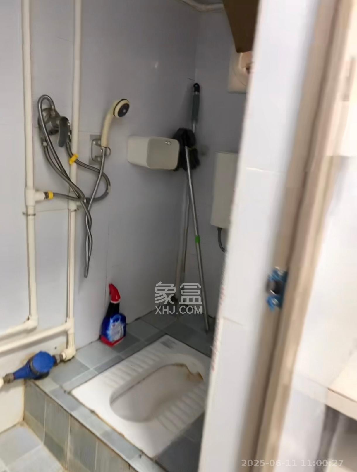 金岭小区  1室1厅1卫   1000.00元/月室内图