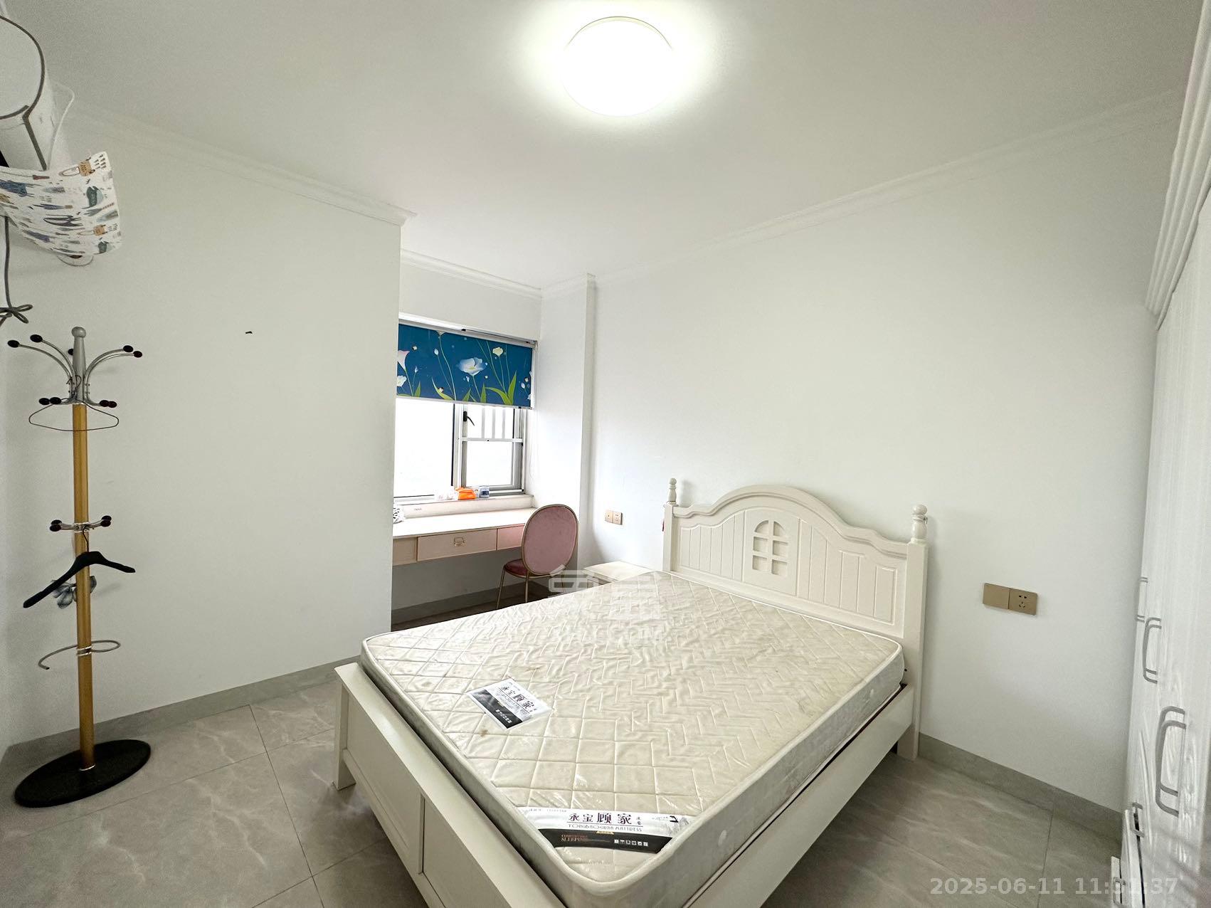 五矿万境水岸 3室2厅2卫 69.8万 五矿万境水岸 3室2厅2卫 69.8万客厅