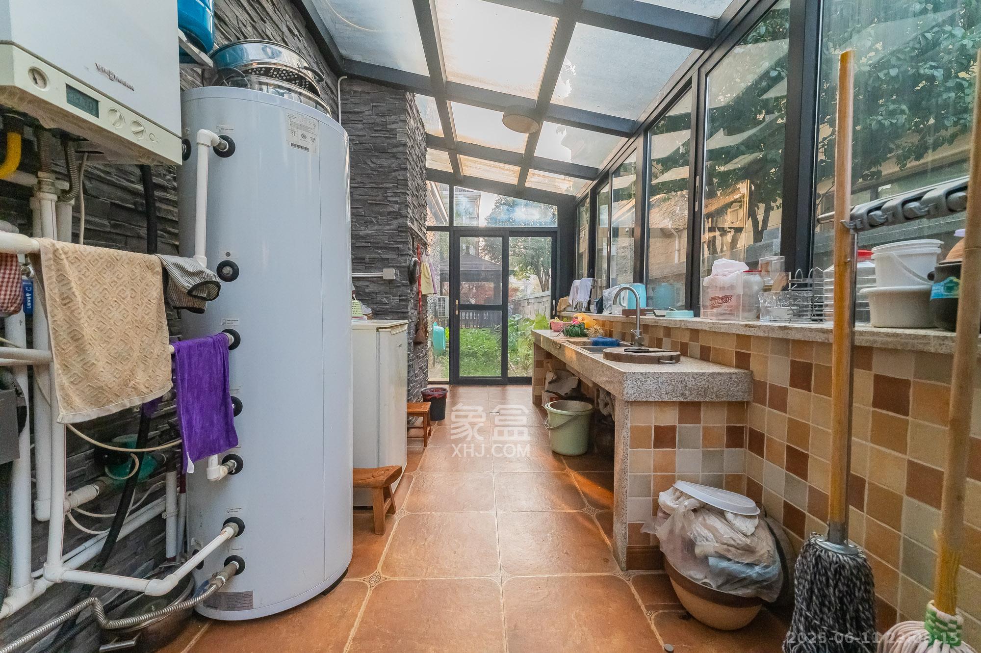 碧桂园威尼斯城 8室2厅6卫 1268.98万 碧桂园威尼斯城 8室2厅6卫 1268.98万厨房