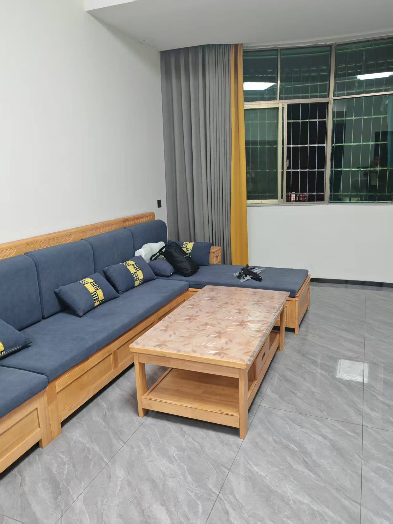 华湘花苑  2室2厅1卫   1800.00元/月室内图