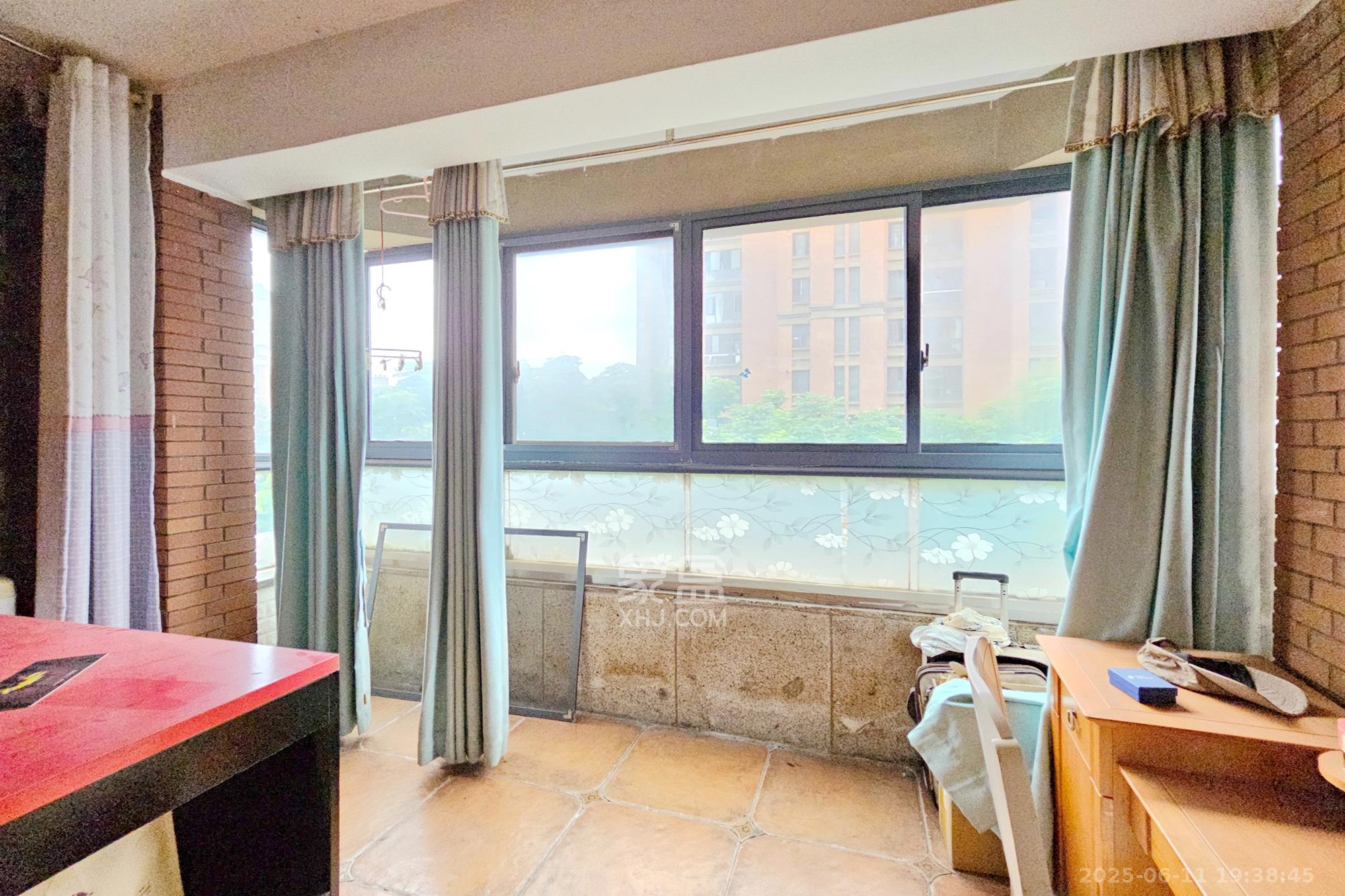 绿城桂花城  1室1厅1卫    65.0万 绿城桂花城  1室1厅1卫    65.0万阳台