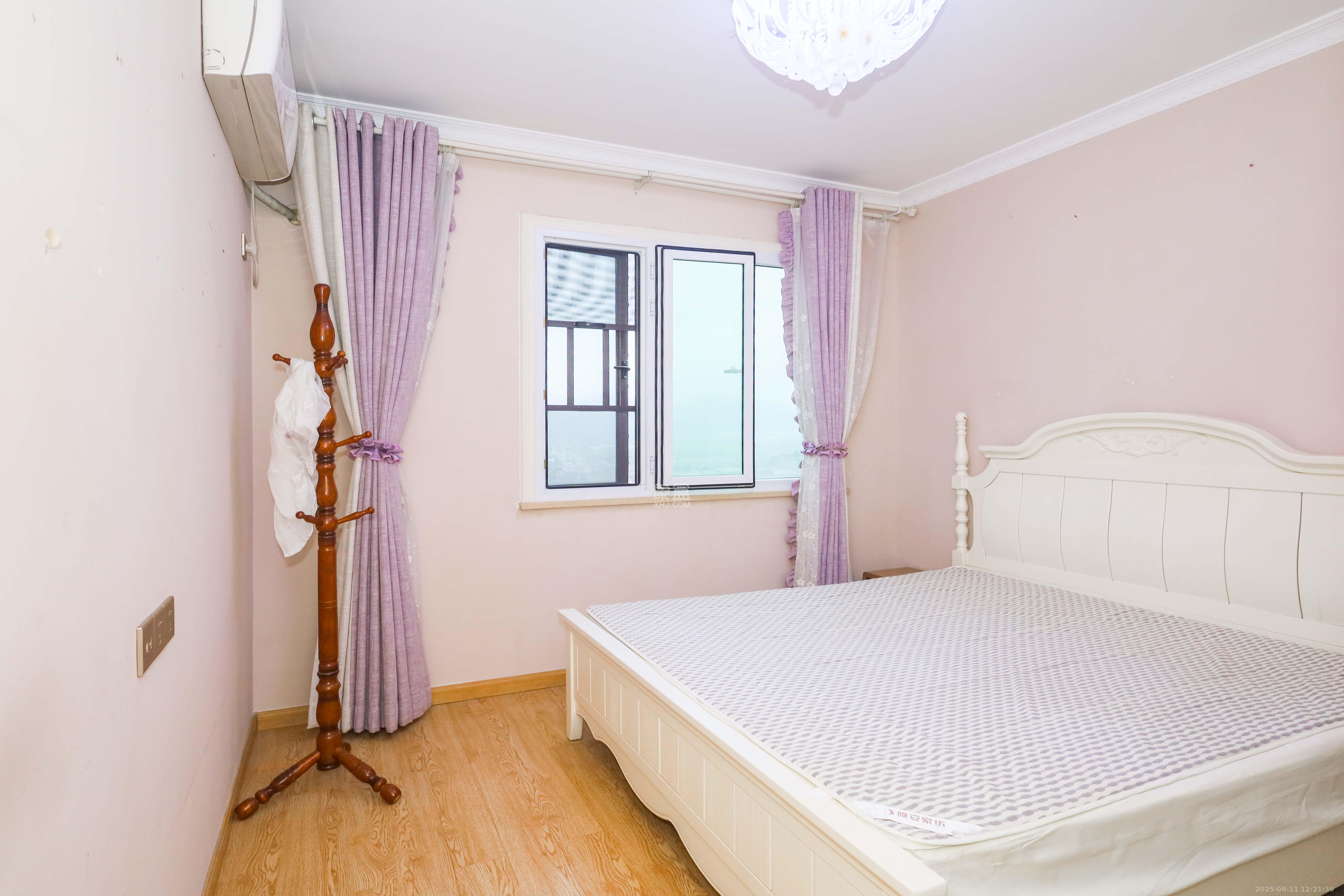 梅溪鑫苑名家  3室2厅1卫    99.8万 梅溪鑫苑名家  3室2厅1卫    99.8万卧室