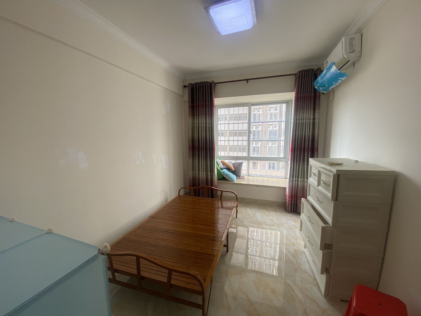 学苑公寓 3室2厅2卫 2700.0元/月 学苑公寓 3室2厅2卫 2700.0元/月室内图