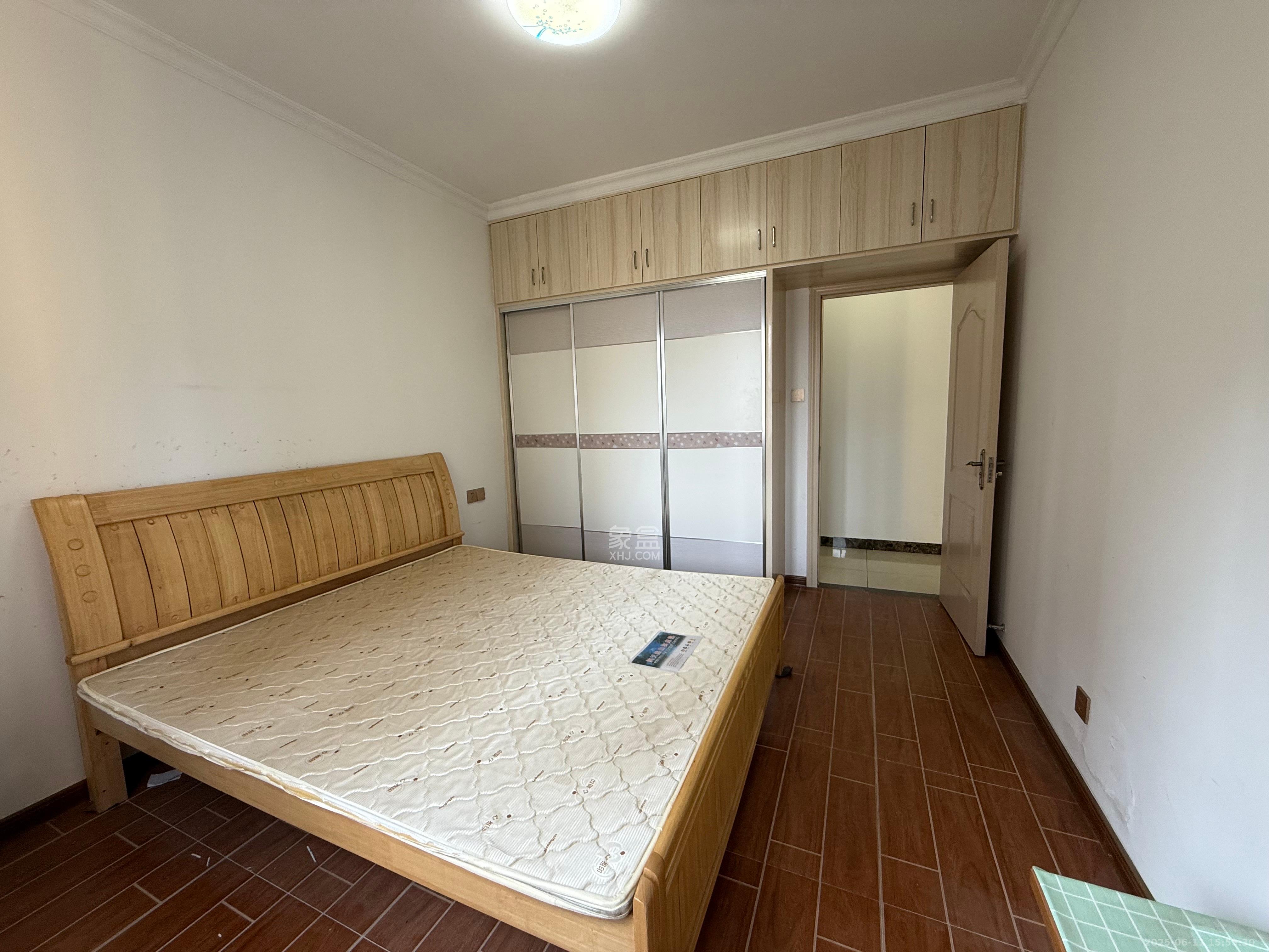 澳海澜庭  3室2厅1卫   1600.00元/月室内图