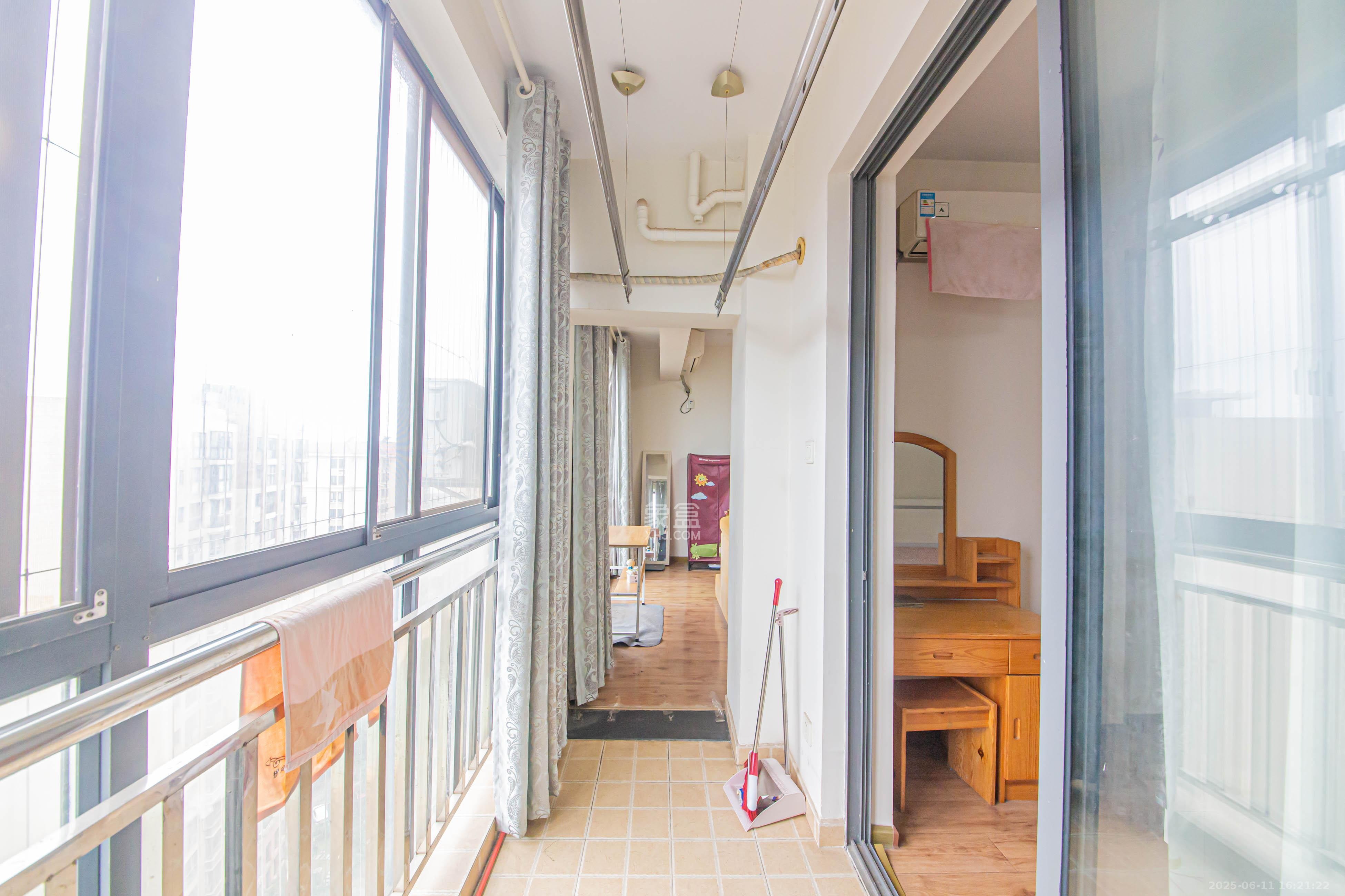 鑫远湘府逸园  2室2厅1卫    2100.0元/月室内图