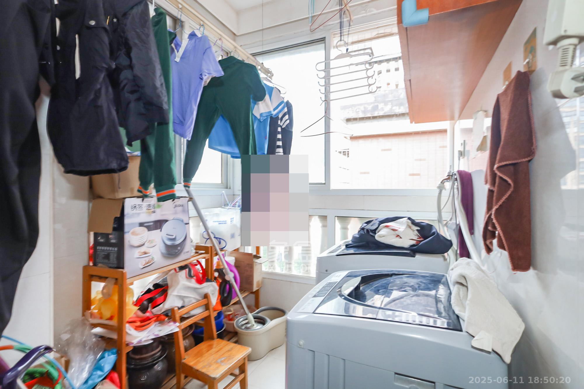 香海西岸  4室2厅2卫   128.00万其他