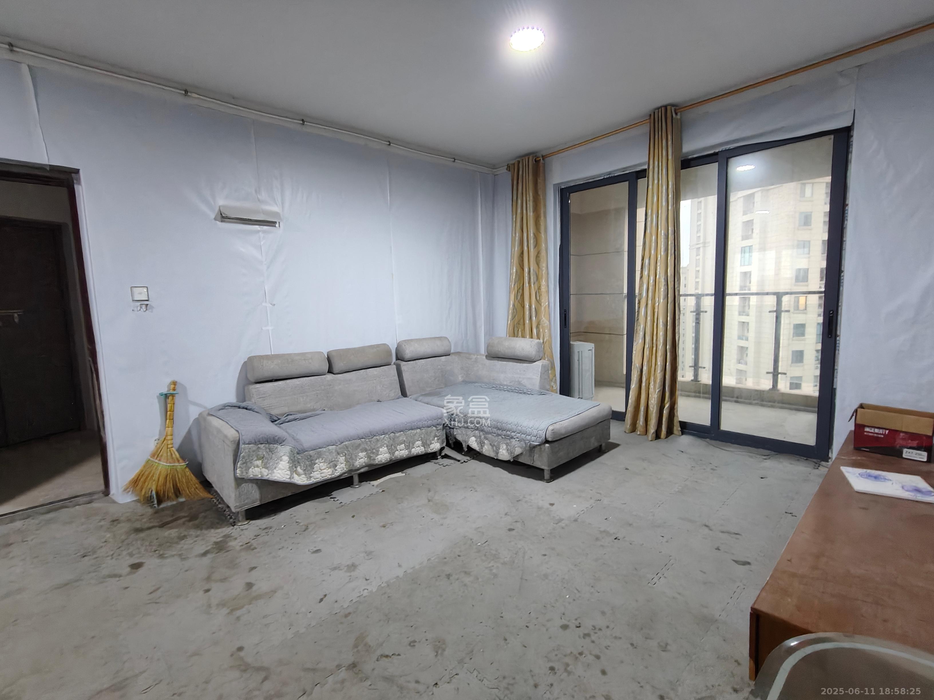 明发阅江悦府  4室2厅1卫    1200.0元/月 明发阅江悦府  4室2厅1卫    1200.0元/月室内图