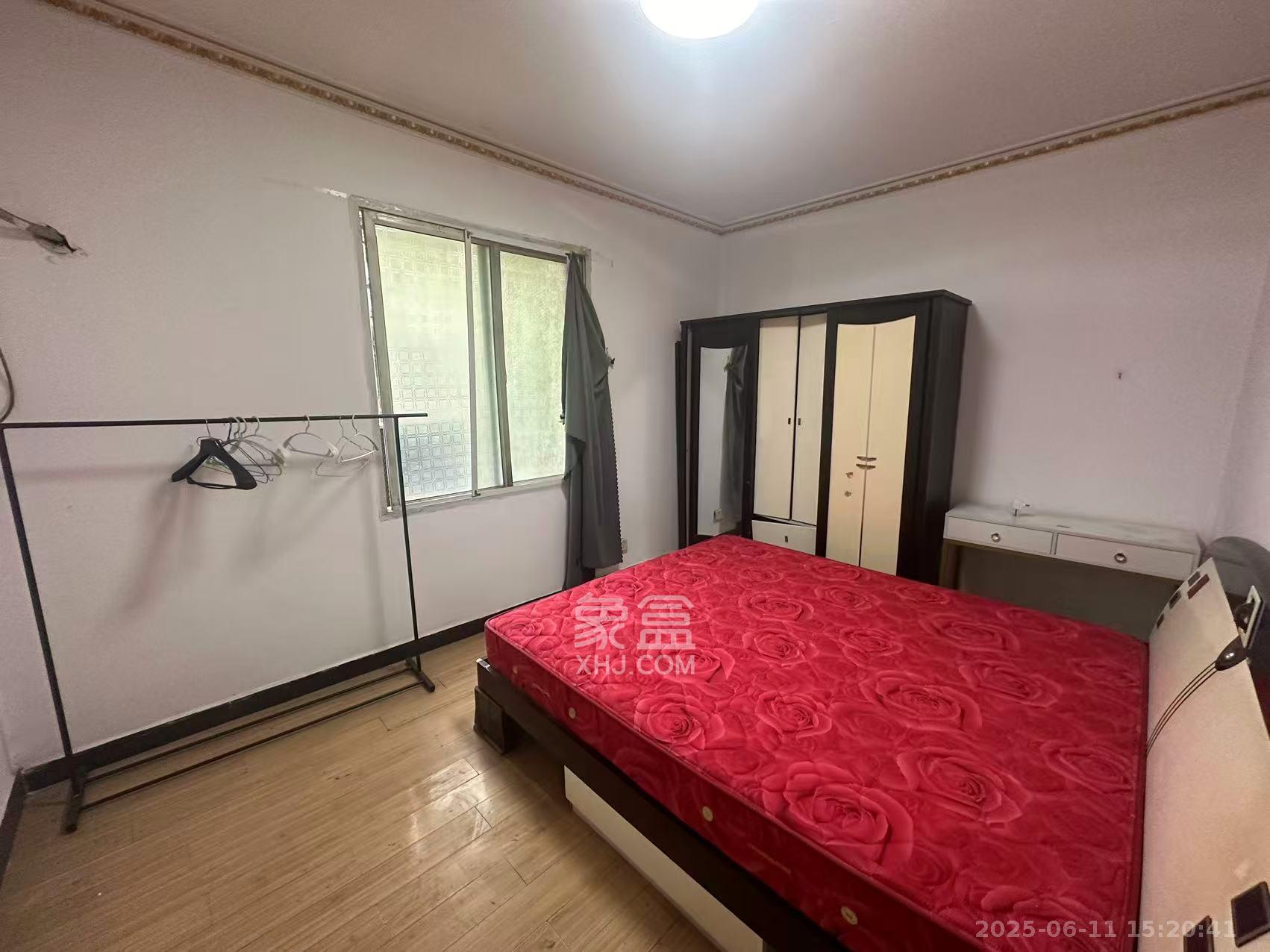 市直属机关宿舍  3室1厅1卫    1900.0元/月室内图